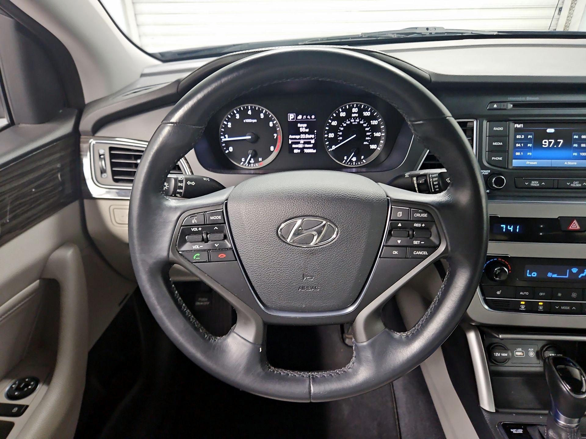 Thumbnail: 2015 Hyundai Sonata - 10