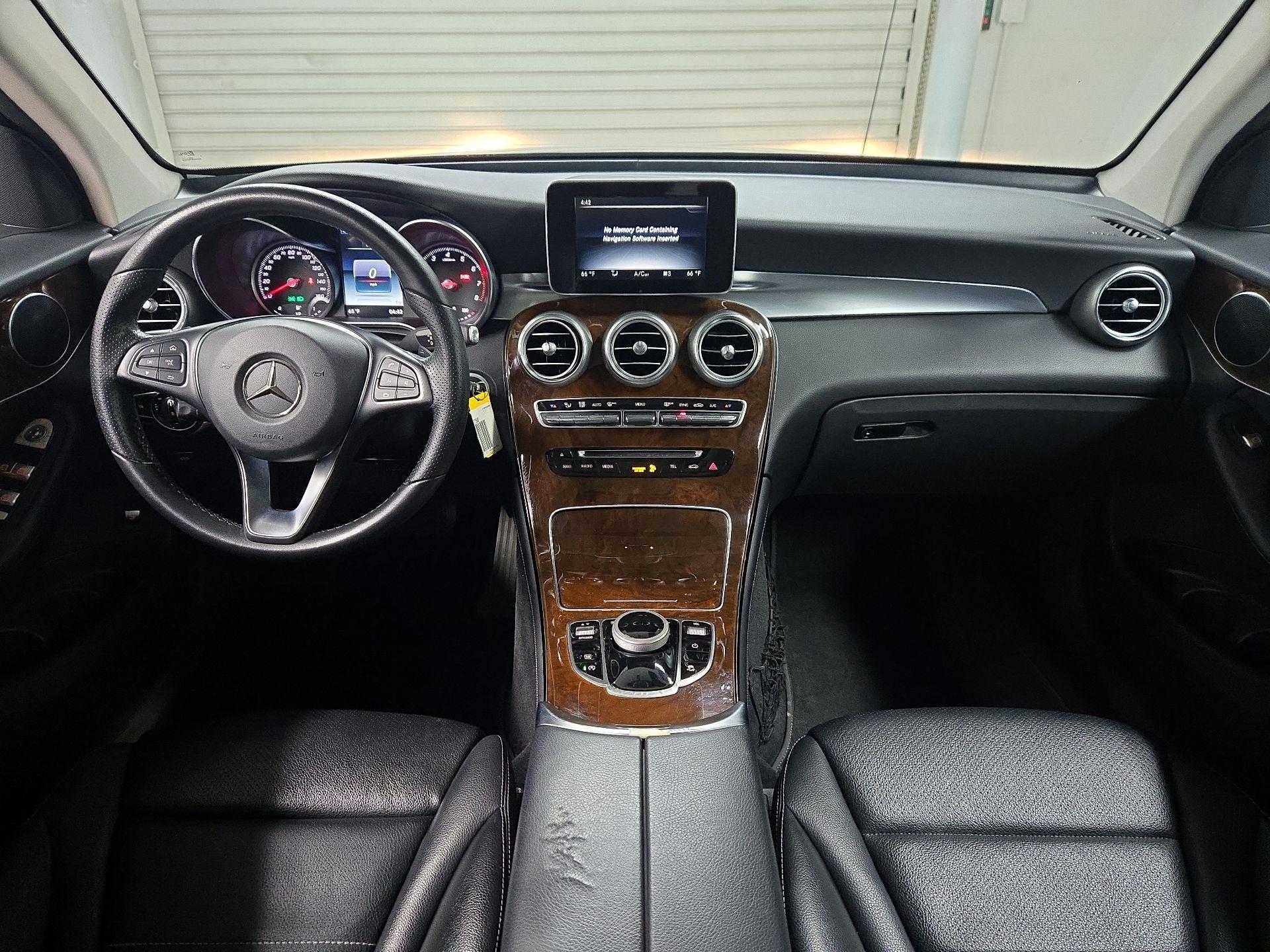 Thumbnail: 2017 Mercedes-Benz GLC - 9