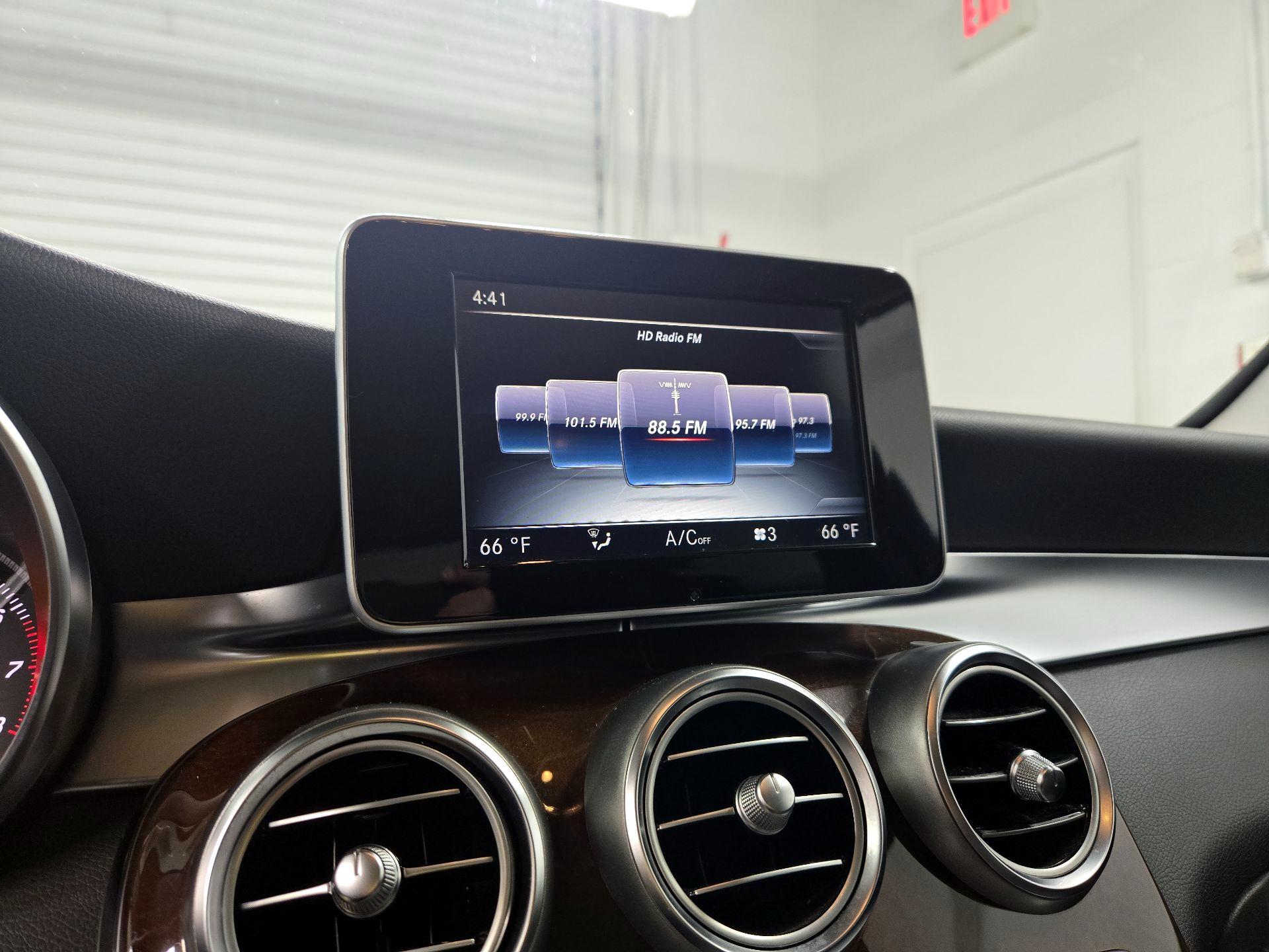 Thumbnail: 2017 Mercedes-Benz GLC - 15