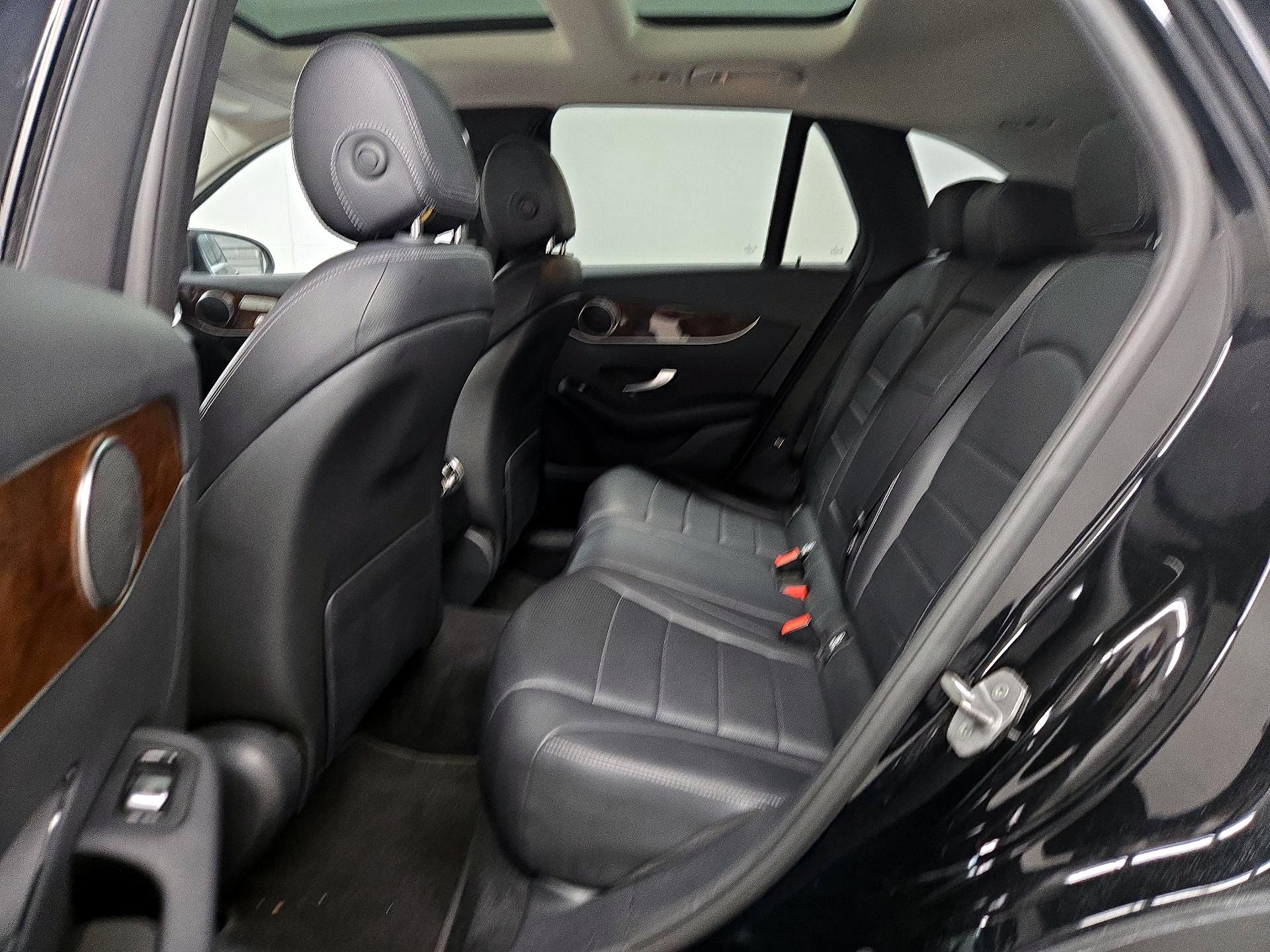 Thumbnail: 2017 Mercedes-Benz GLC - 20