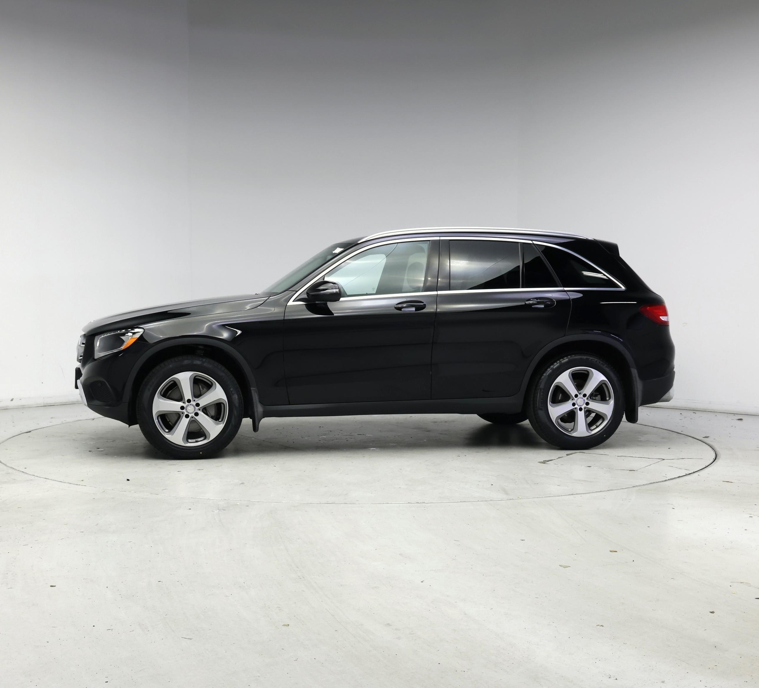 Thumbnail: 2017 Mercedes-Benz GLC - 3