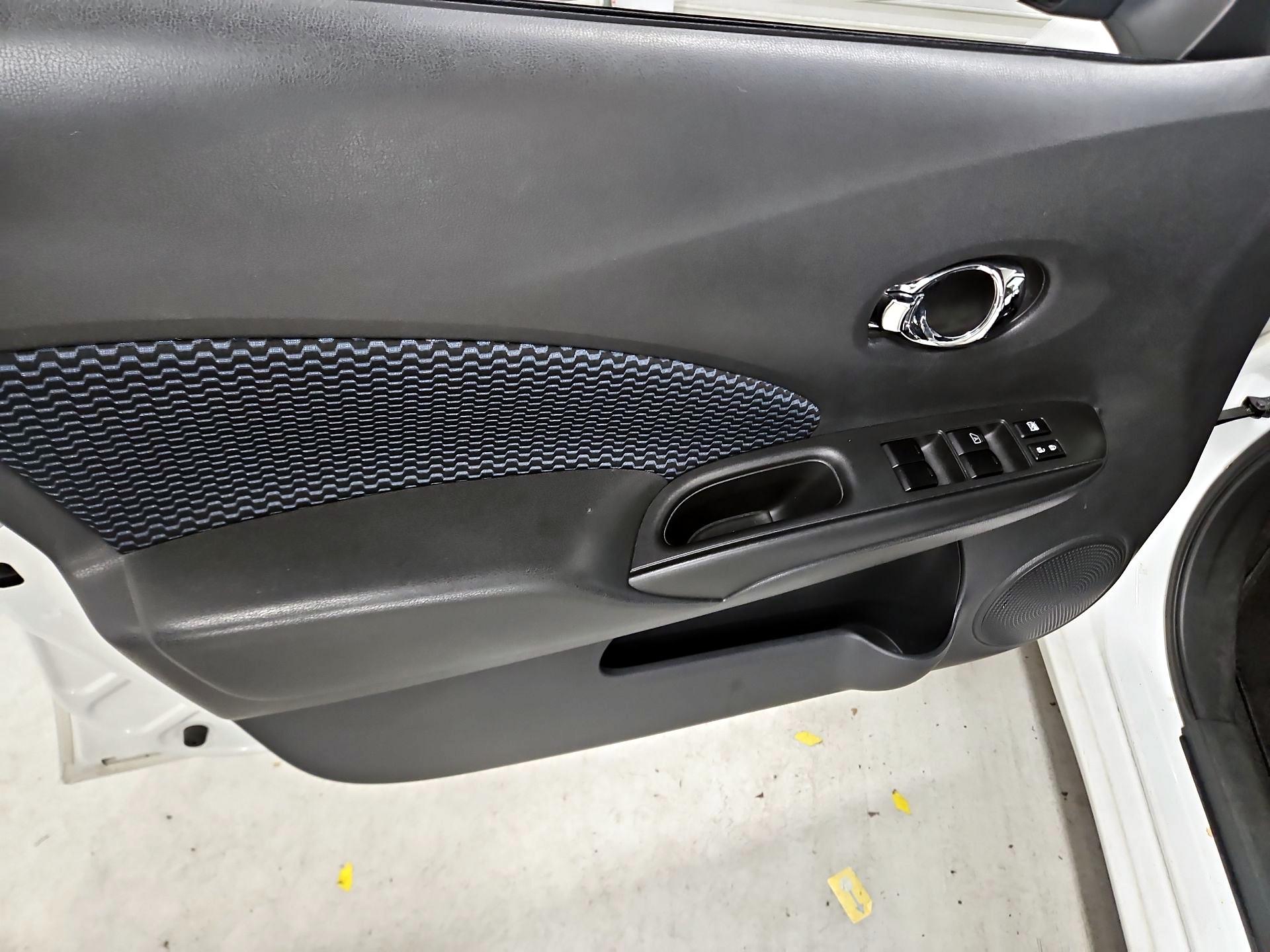 Thumbnail: 2014 Nissan Versa Note - 12