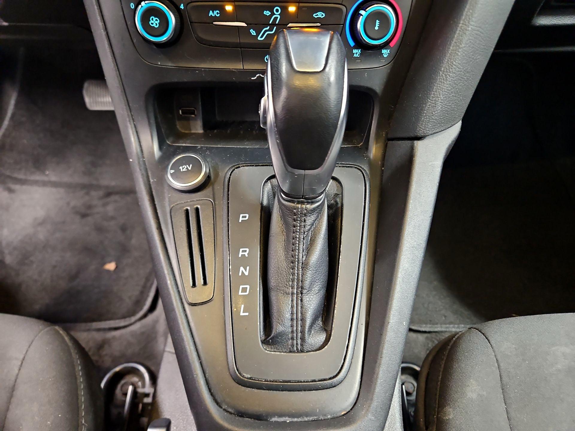 Thumbnail: 2016 Ford Focus - 17