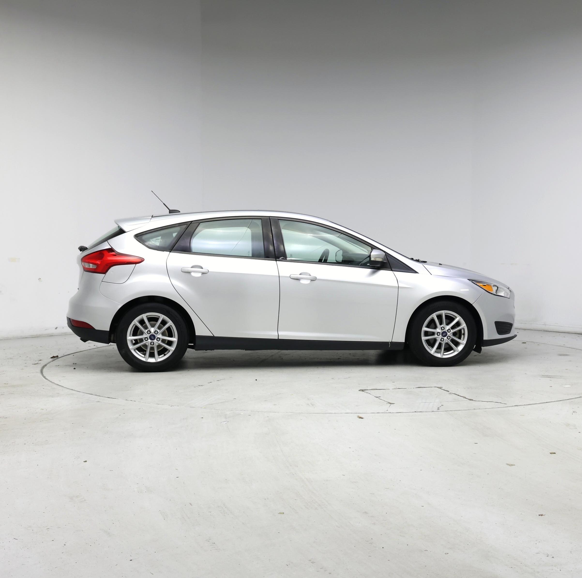 Thumbnail: 2016 Ford Focus - 7