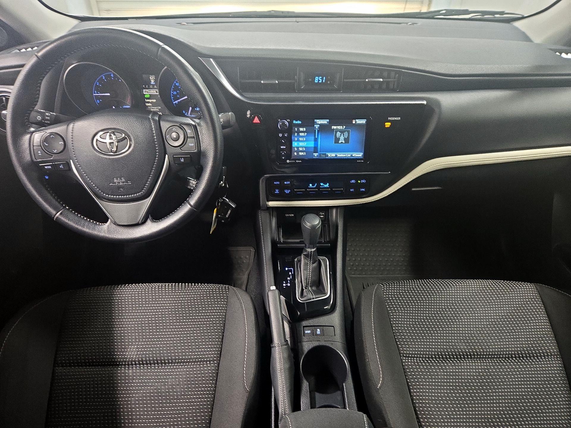 Thumbnail: 2018 Toyota Corolla iM - 9