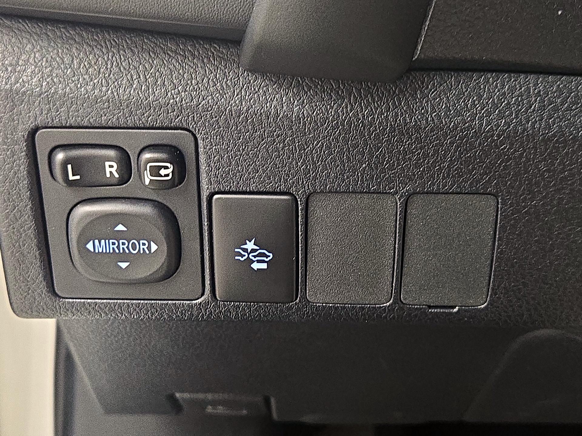 Thumbnail: 2018 Toyota Corolla iM - 13