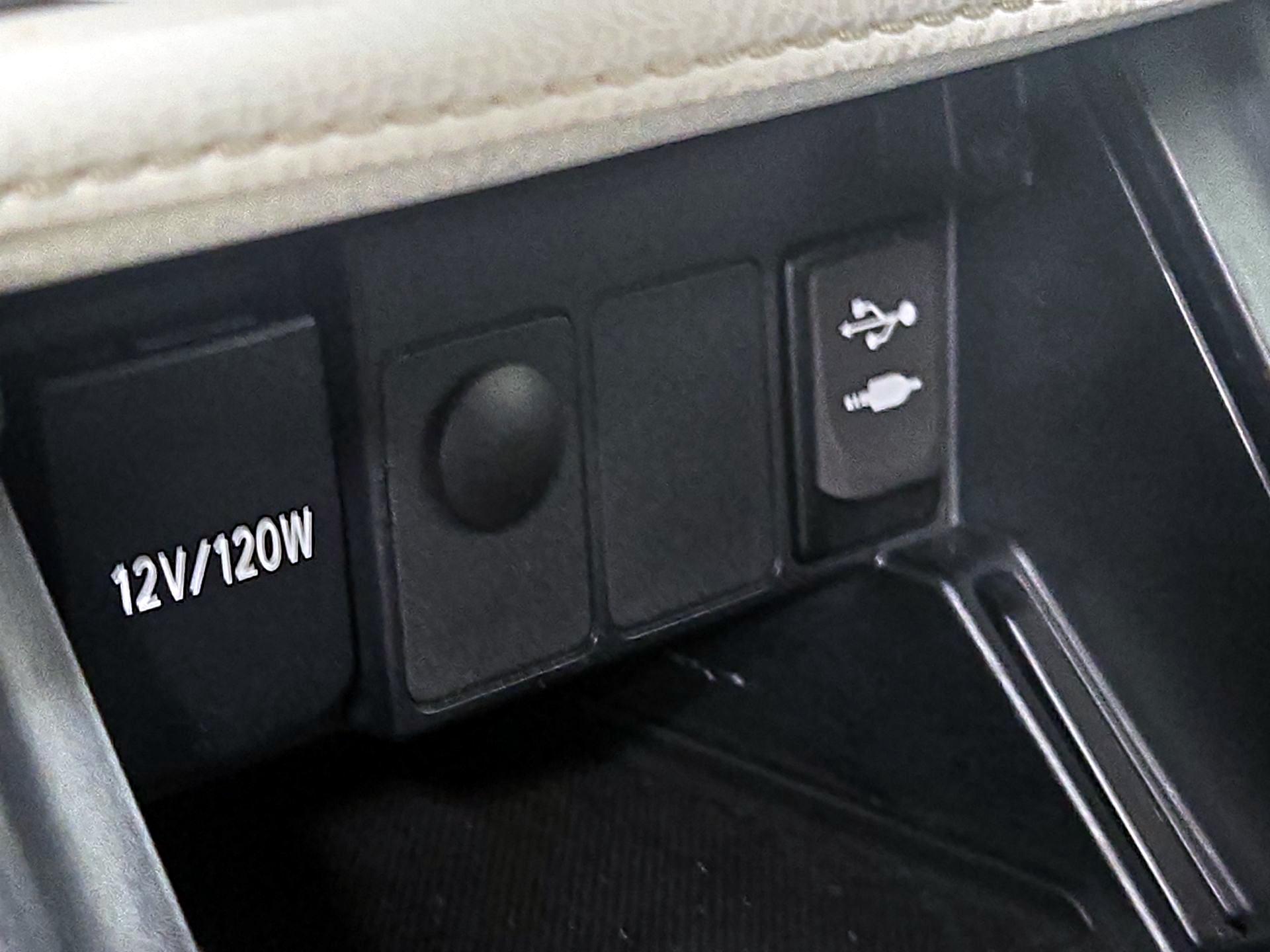 Thumbnail: 2018 Toyota Corolla iM - 18