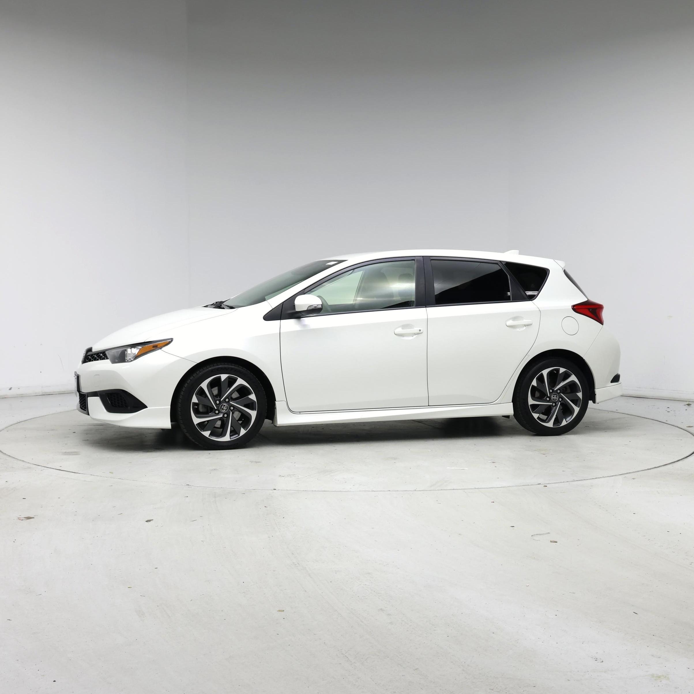 Thumbnail: 2018 Toyota Corolla iM - 3