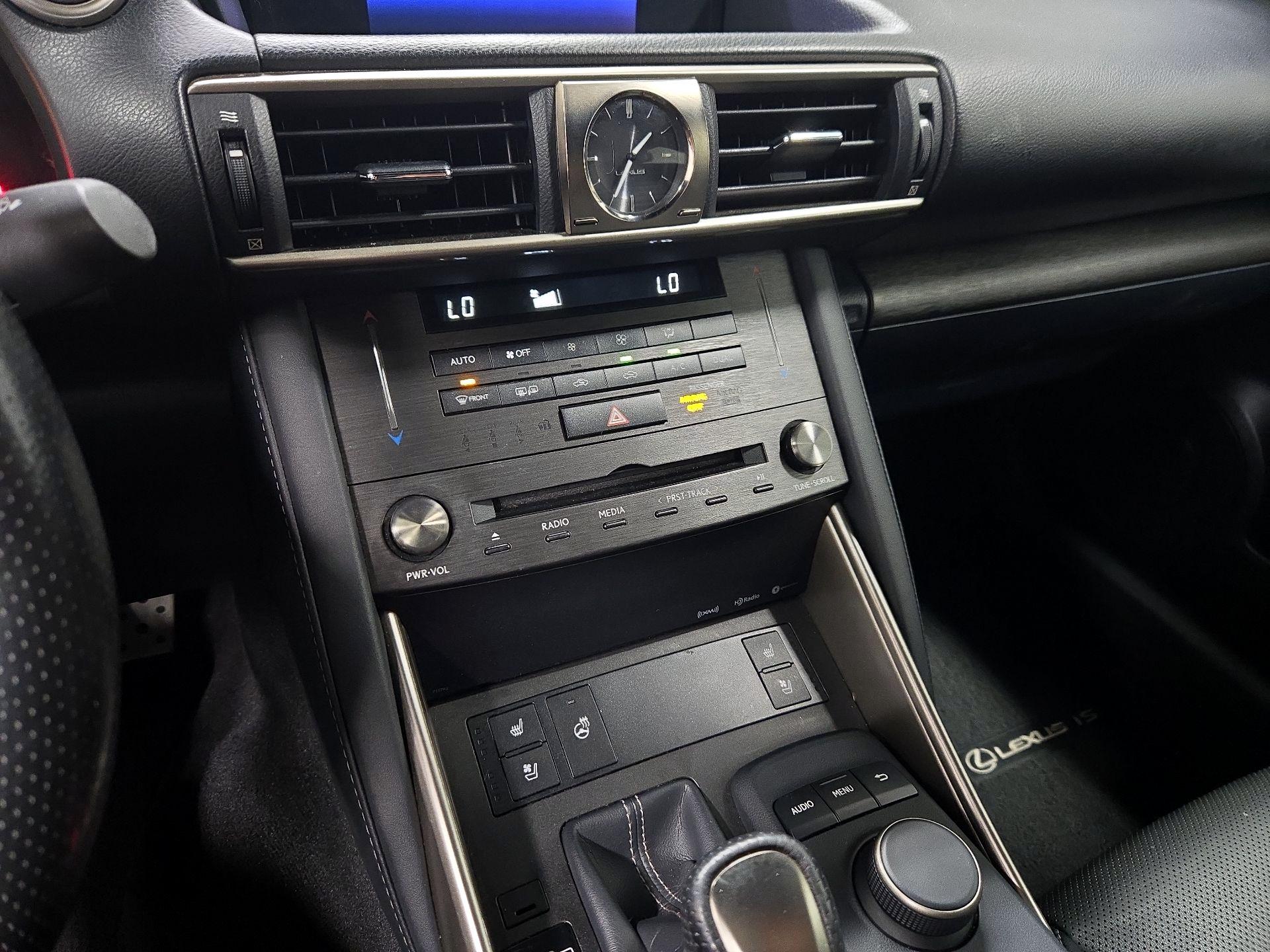 Thumbnail: 2019 Lexus IS - 16