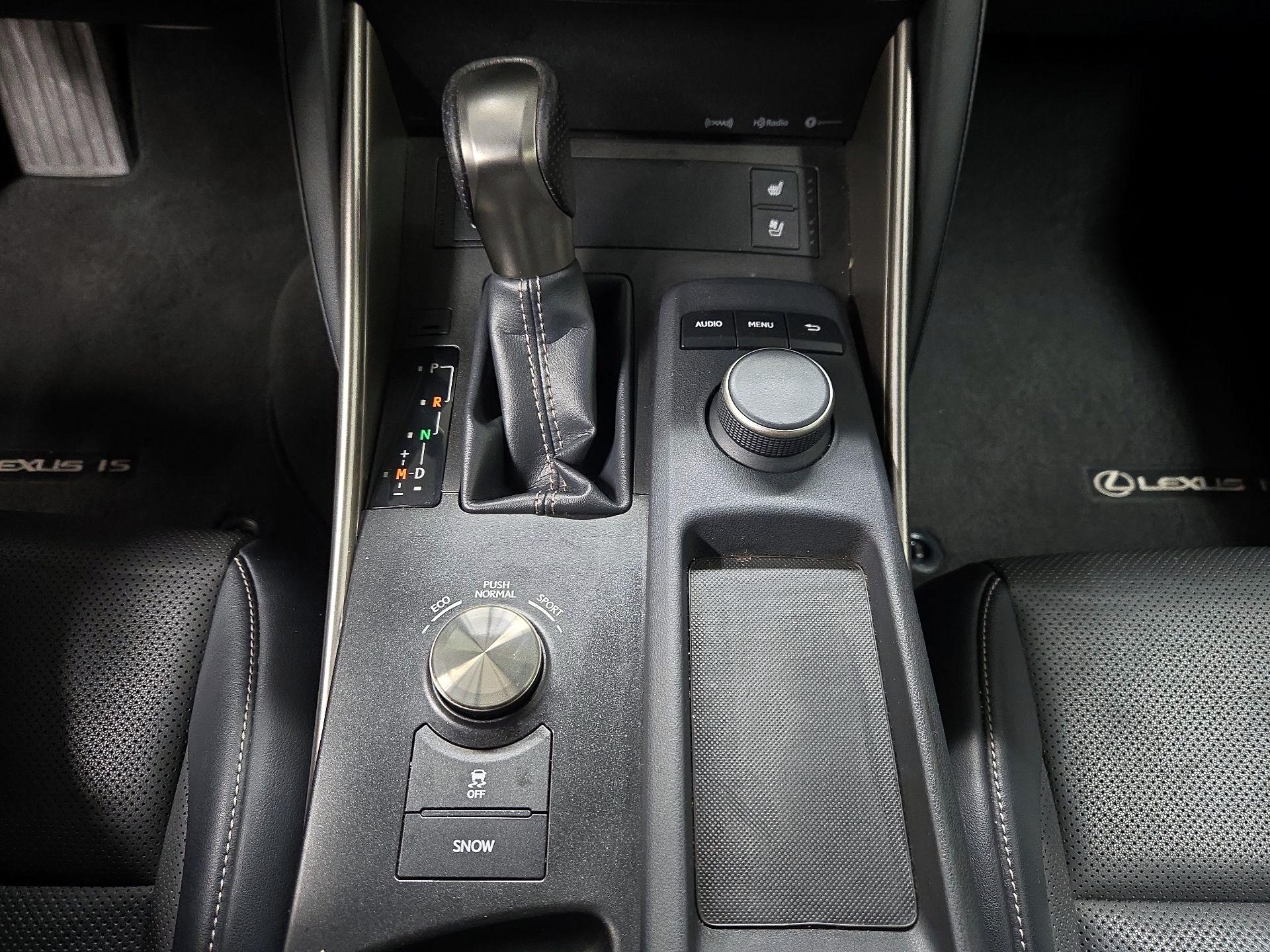 Thumbnail: 2019 Lexus IS - 17