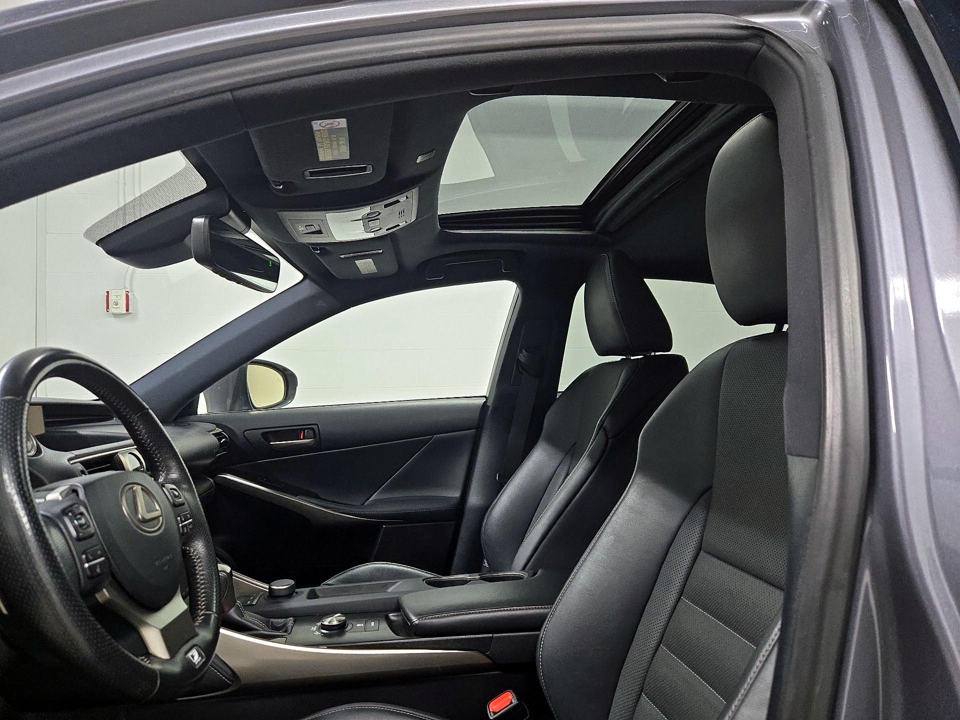 Thumbnail: 2019 Lexus IS - 19