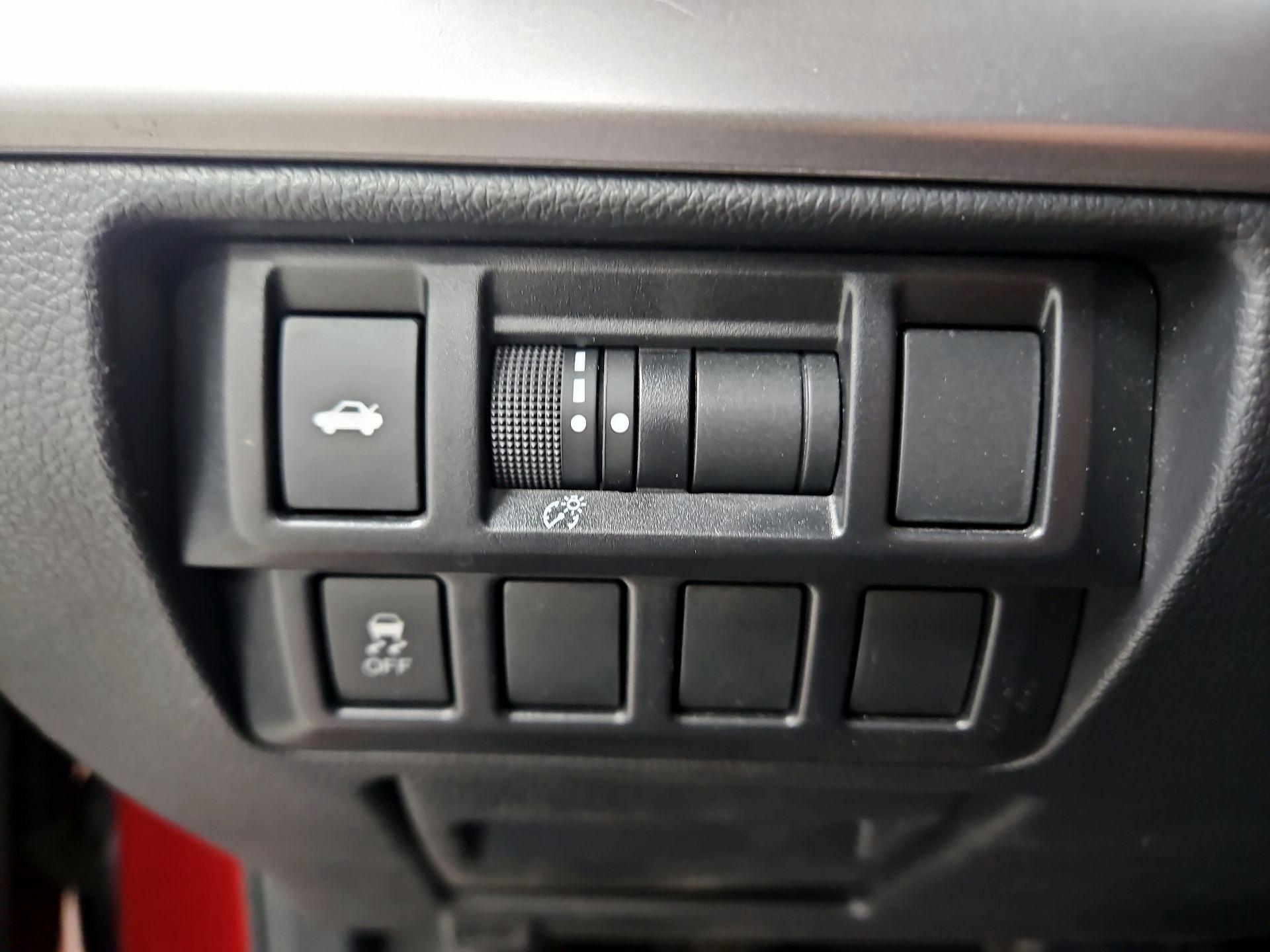 Thumbnail: 2015 Subaru Legacy - 13