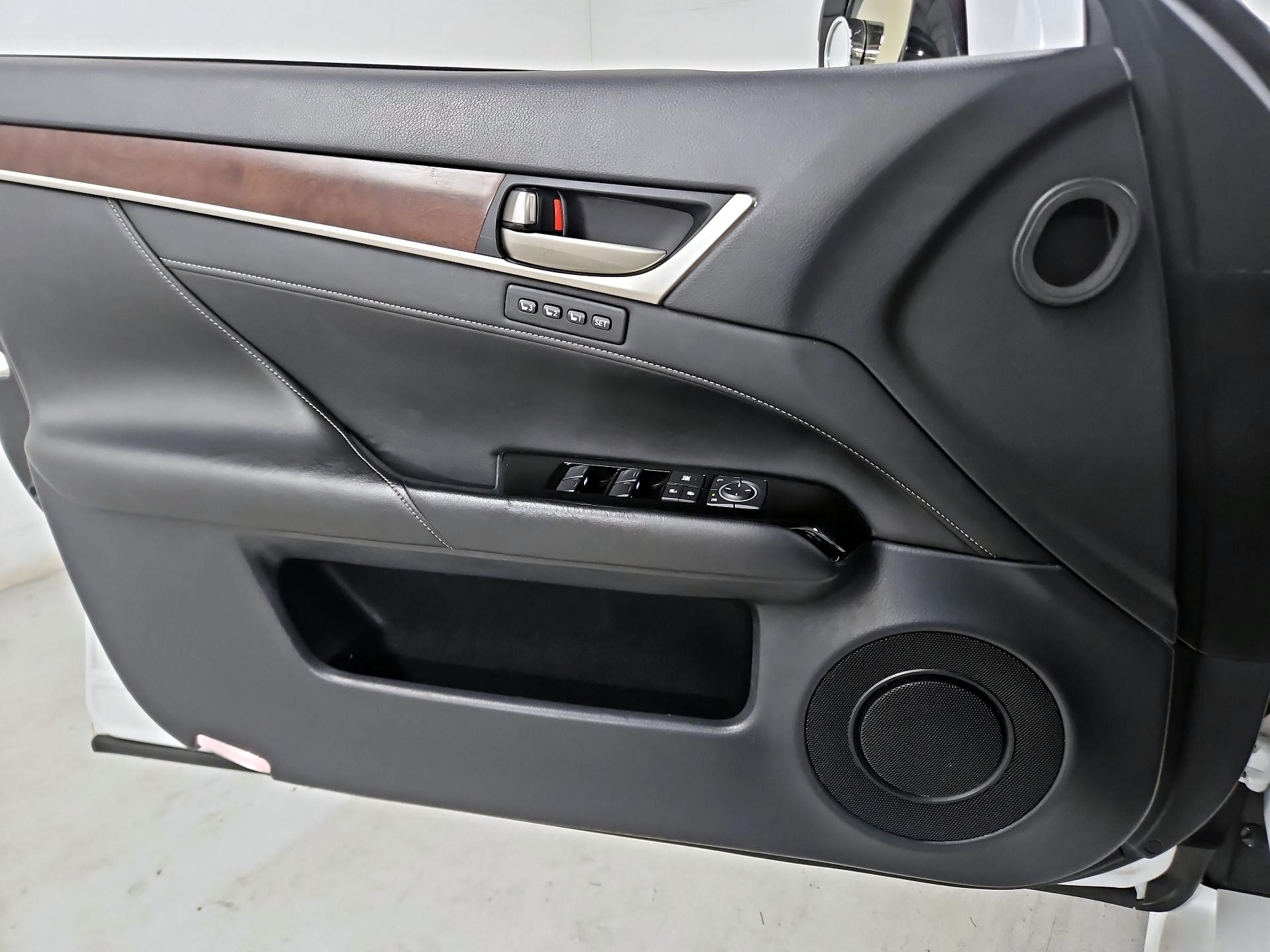 Thumbnail: 2015 Lexus GS - 12