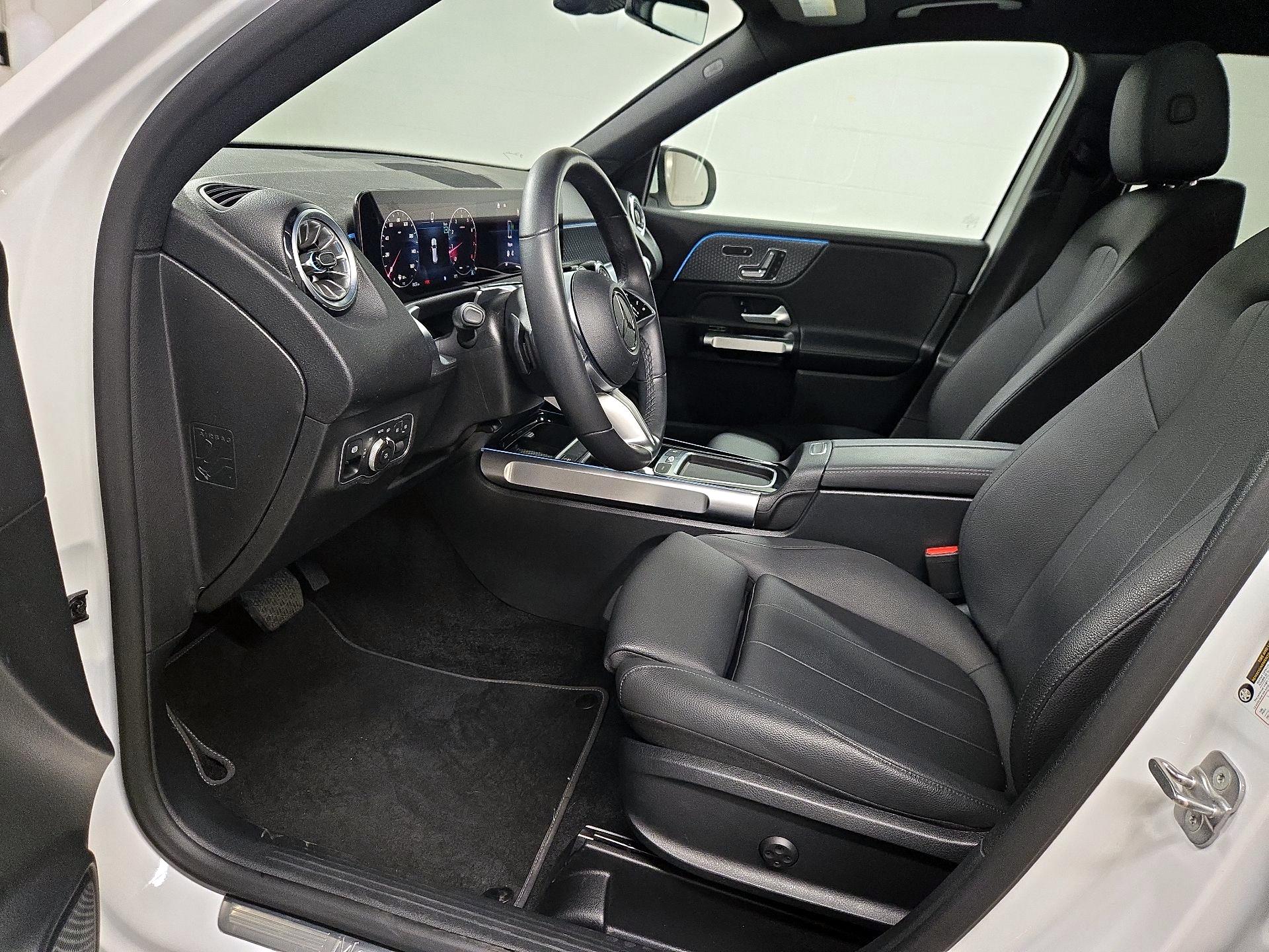 Thumbnail: 2025 Mercedes-Benz GLB - 11