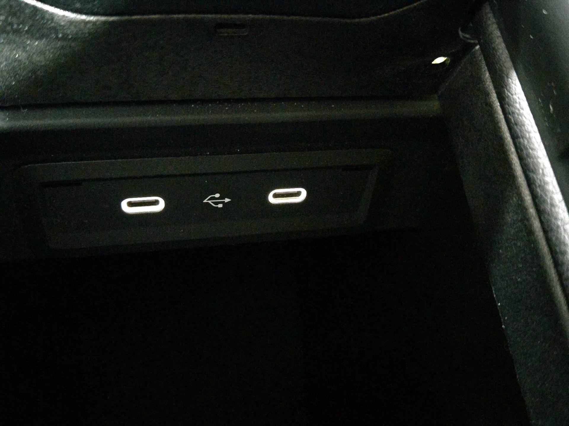 Thumbnail: 2025 Mercedes-Benz GLB - 18