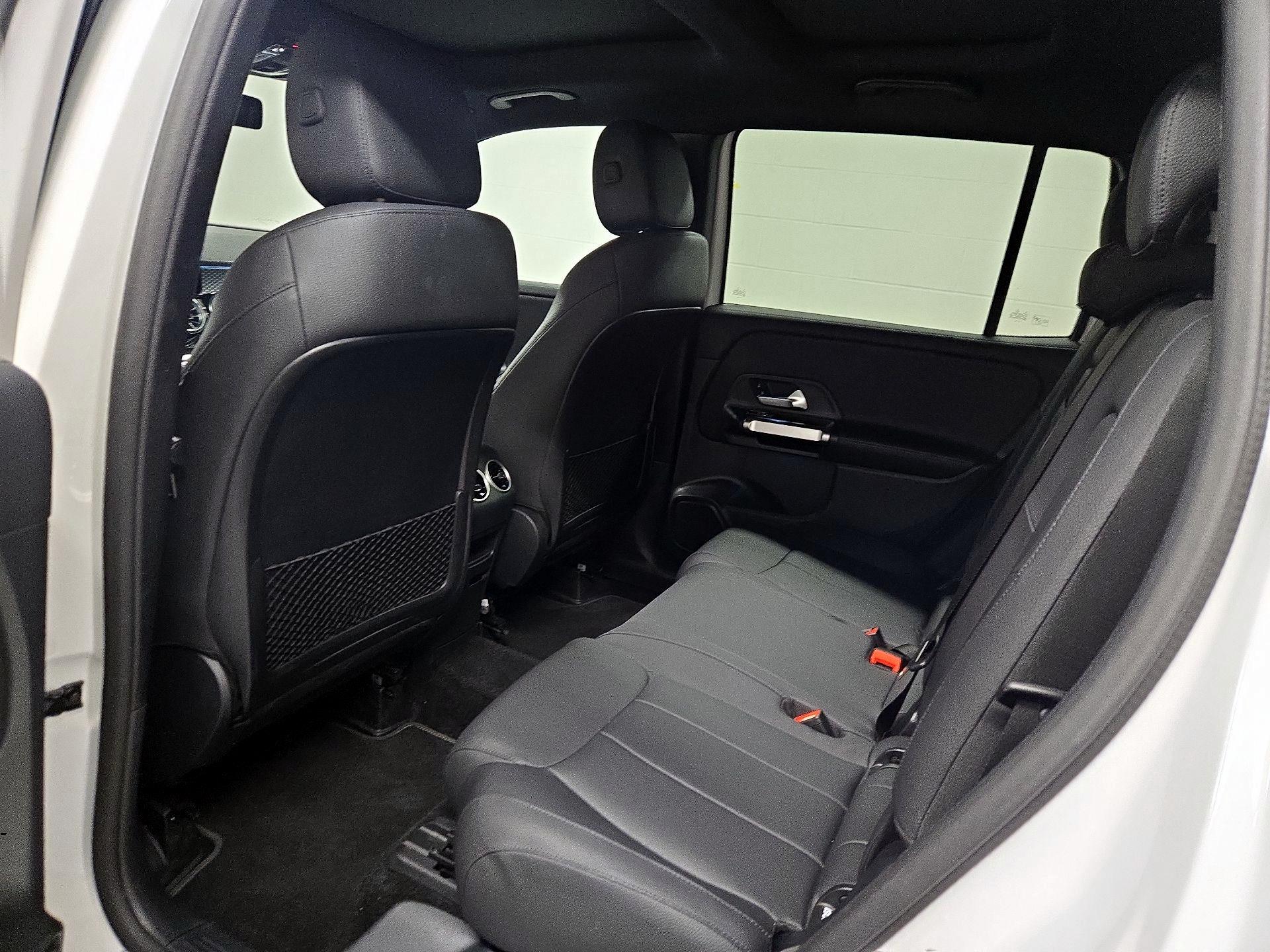 Thumbnail: 2025 Mercedes-Benz GLB - 20