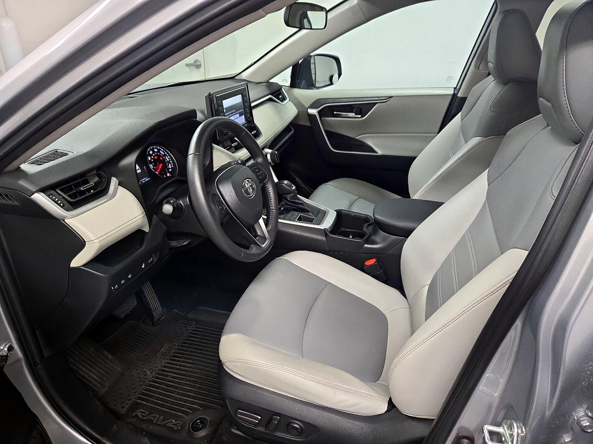 Thumbnail: 2022 Toyota RAV4 - 11