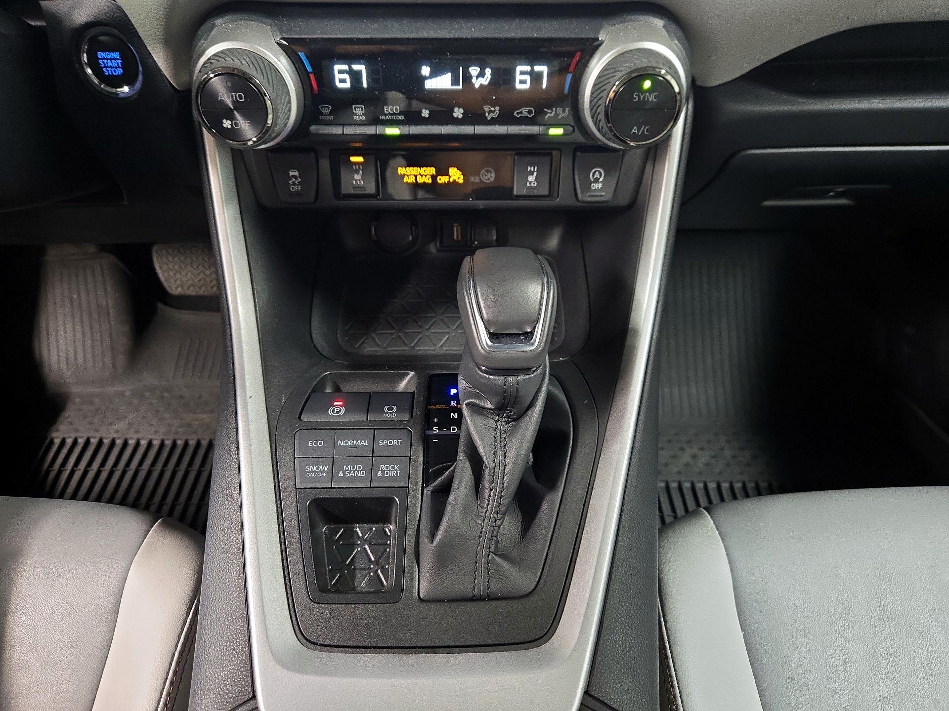 Thumbnail: 2022 Toyota RAV4 - 17