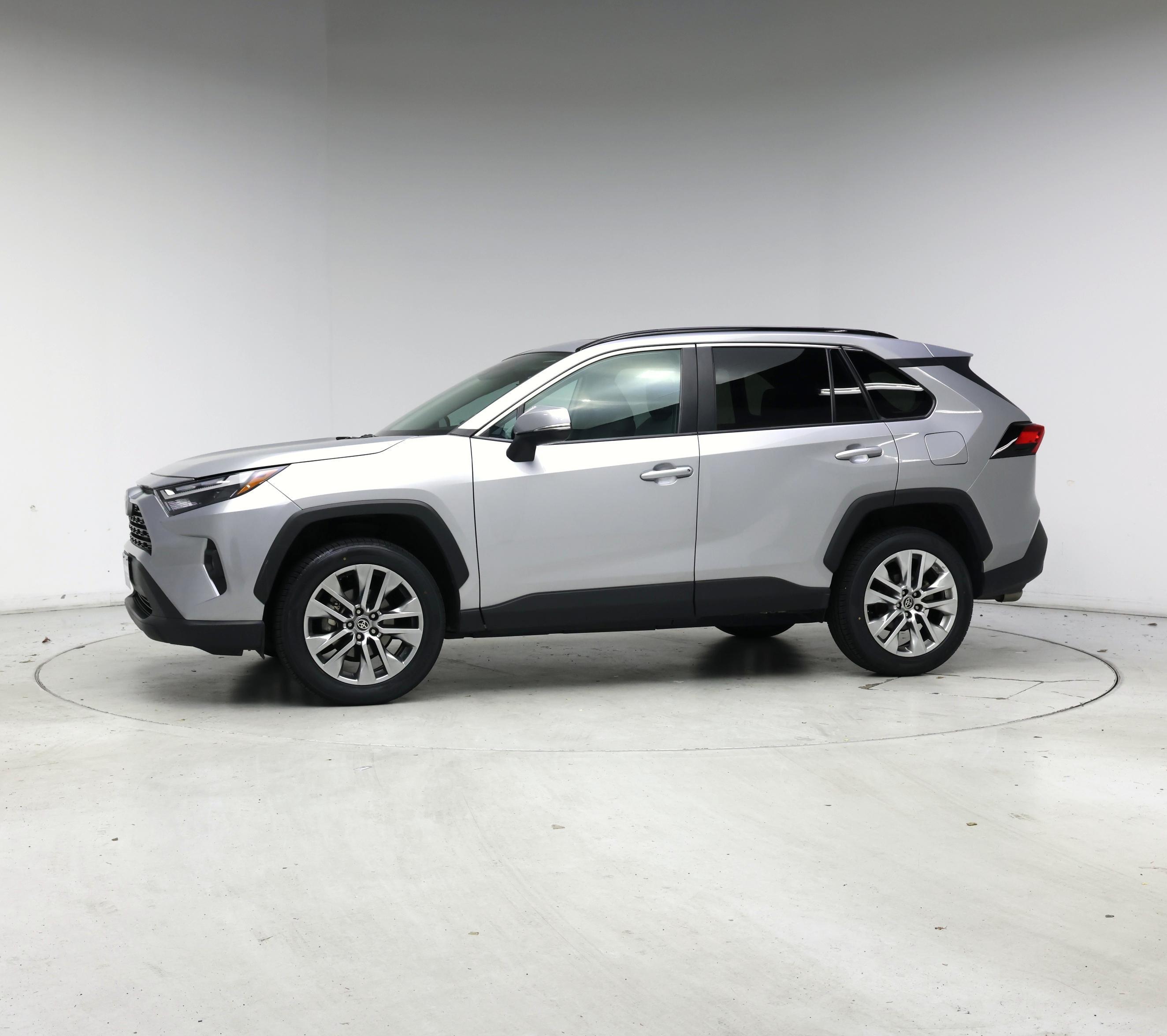 Thumbnail: 2022 Toyota RAV4 - 3