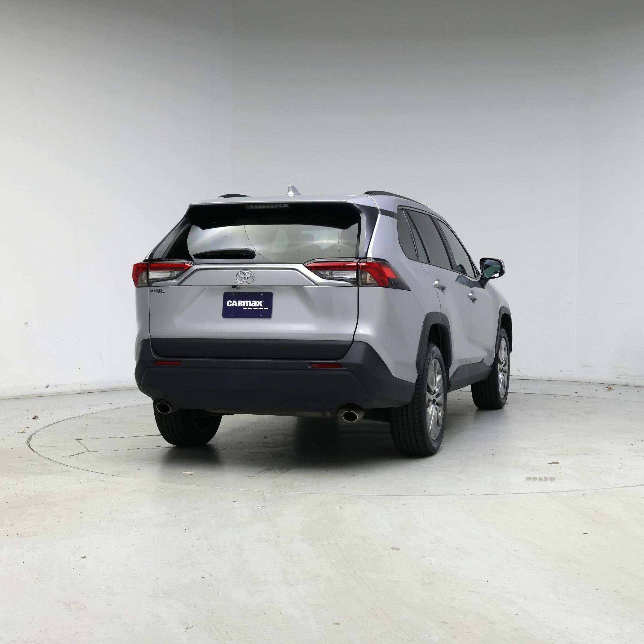 Thumbnail: 2022 Toyota RAV4 - 8