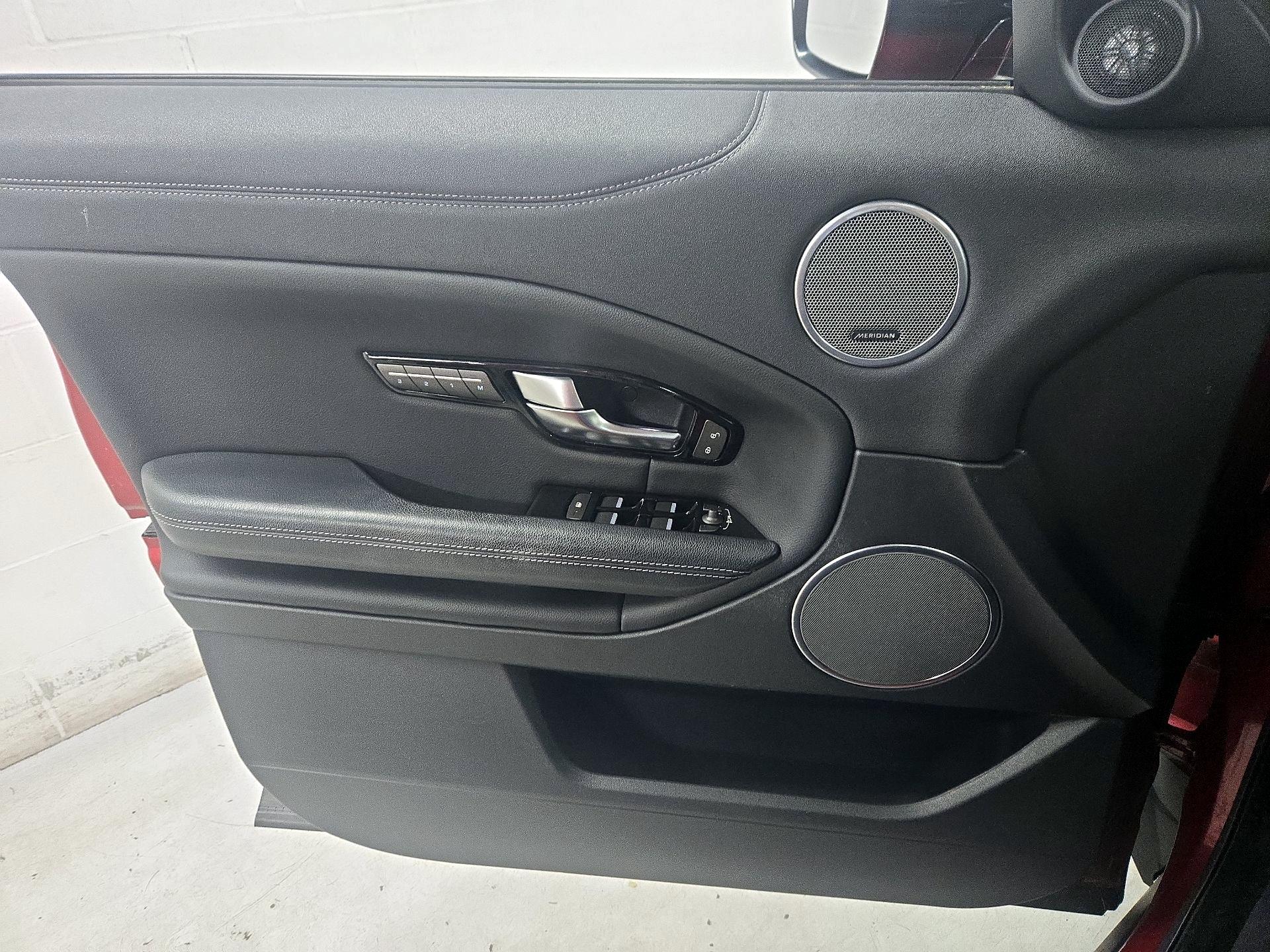 Thumbnail: 2016 Land Rover Range Rover Evoque - 12