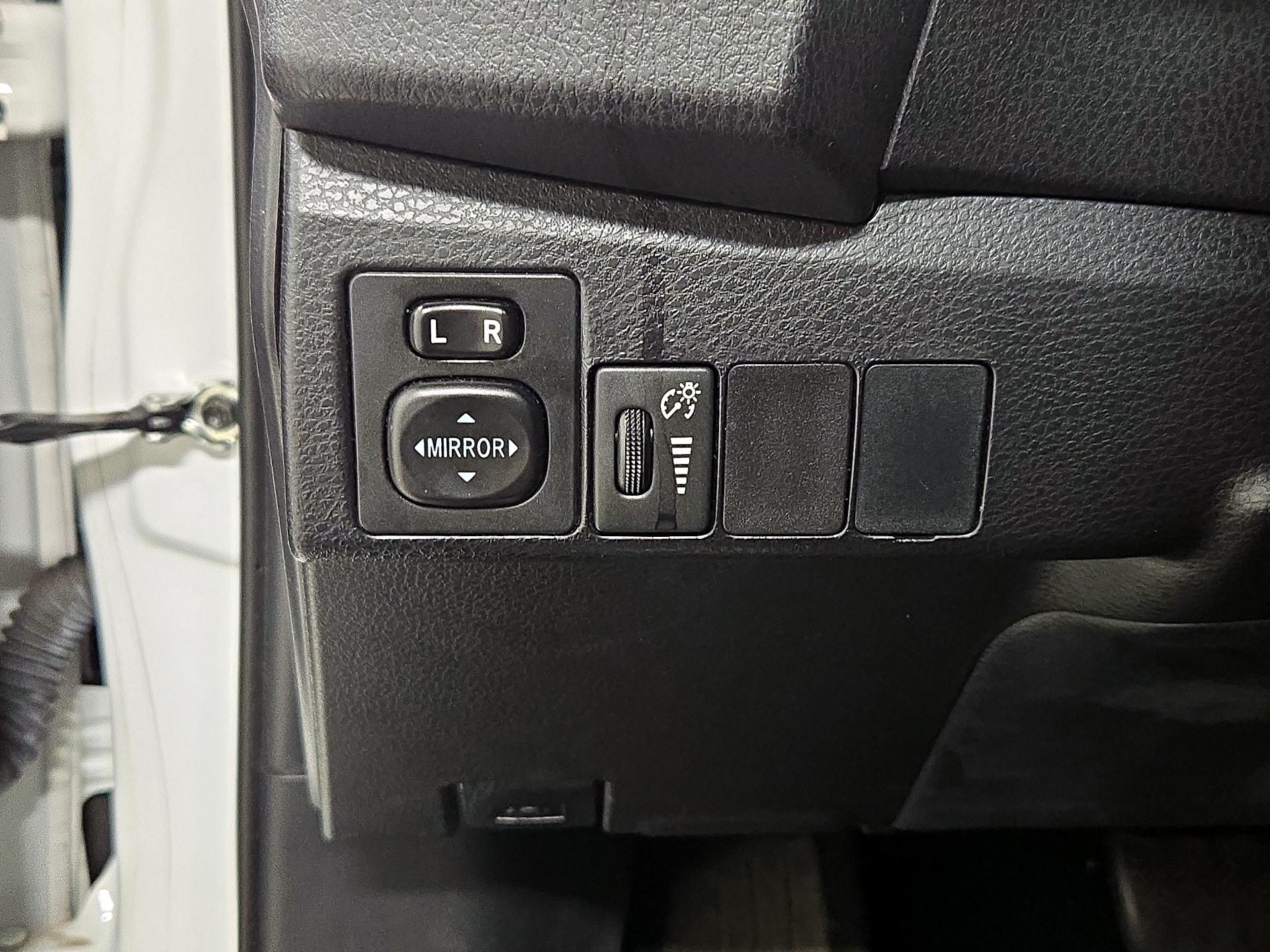 Thumbnail: 2016 Toyota Corolla - 13