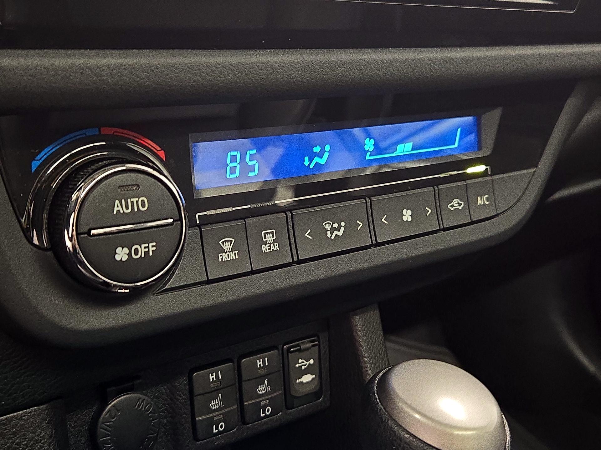 Thumbnail: 2016 Toyota Corolla - 16