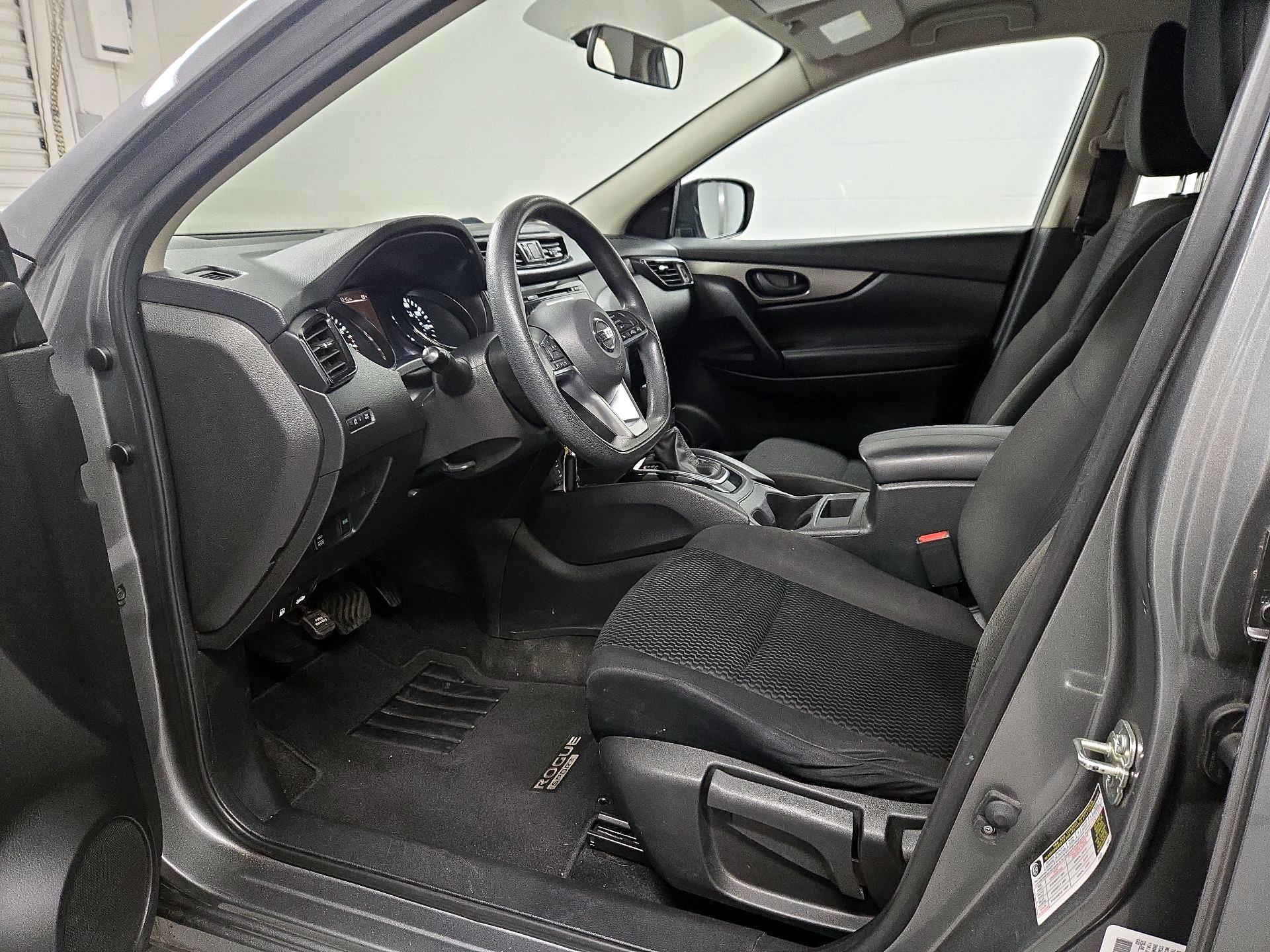 Thumbnail: 2018 Nissan Rogue Sport - 11