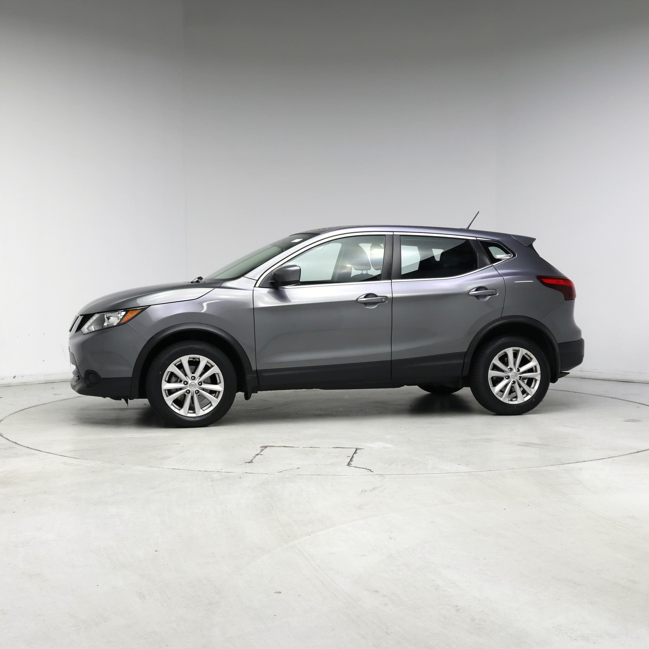 Thumbnail: 2018 Nissan Rogue Sport - 3