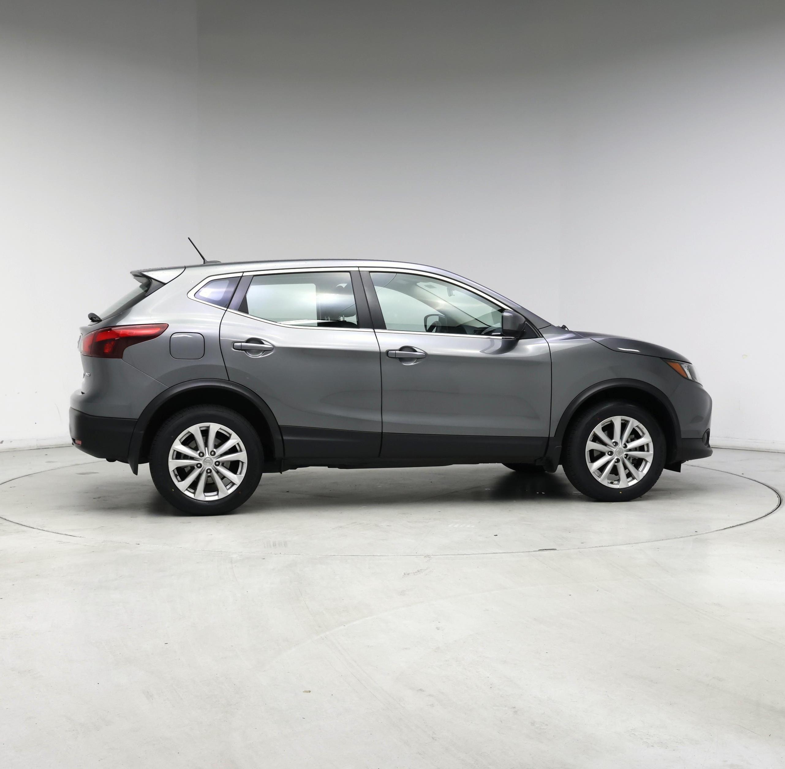 Thumbnail: 2018 Nissan Rogue Sport - 7