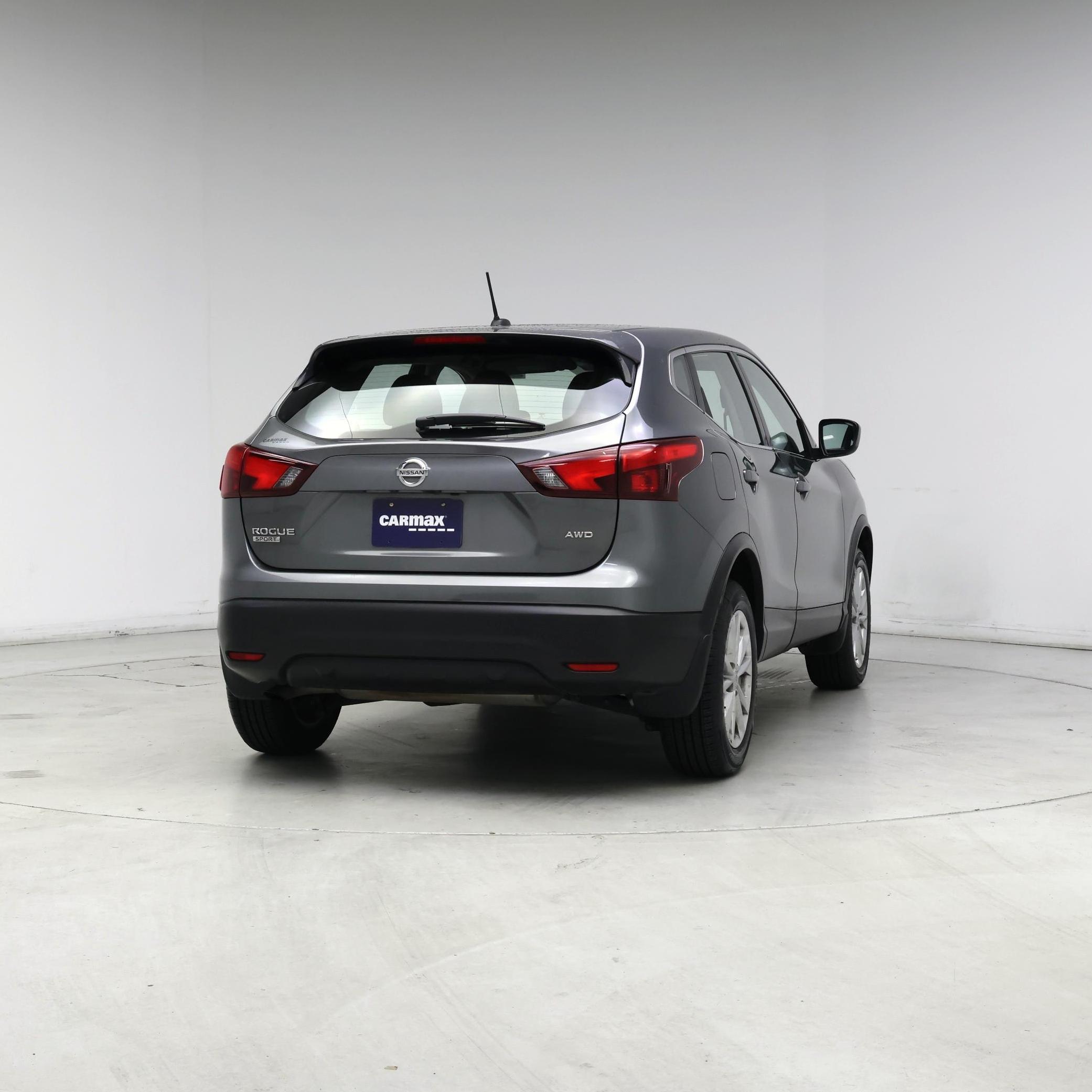 Thumbnail: 2018 Nissan Rogue Sport - 8