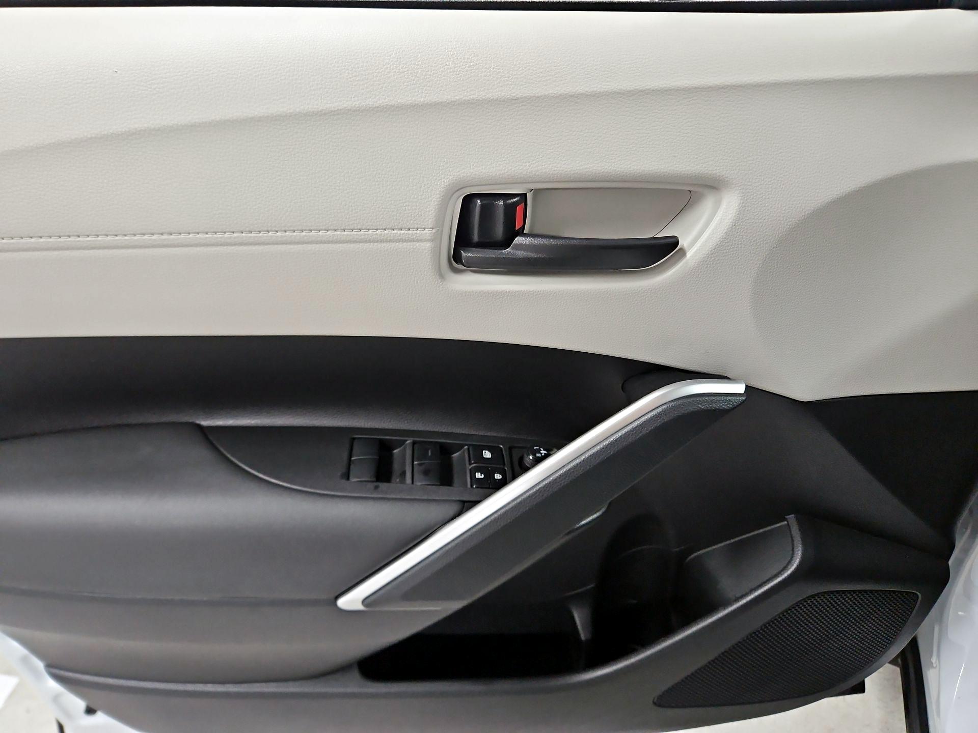 Thumbnail: 2022 Toyota Corolla Cross - 12