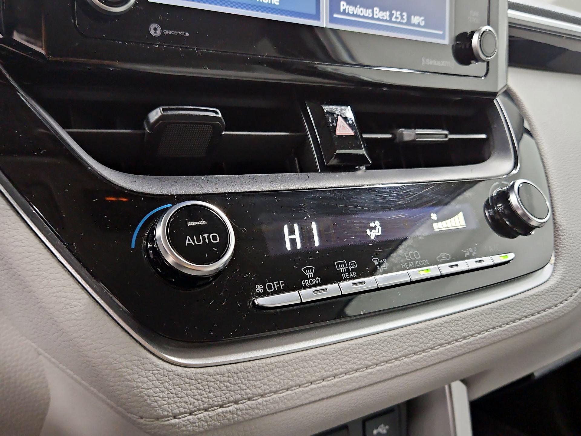 Thumbnail: 2022 Toyota Corolla Cross - 16