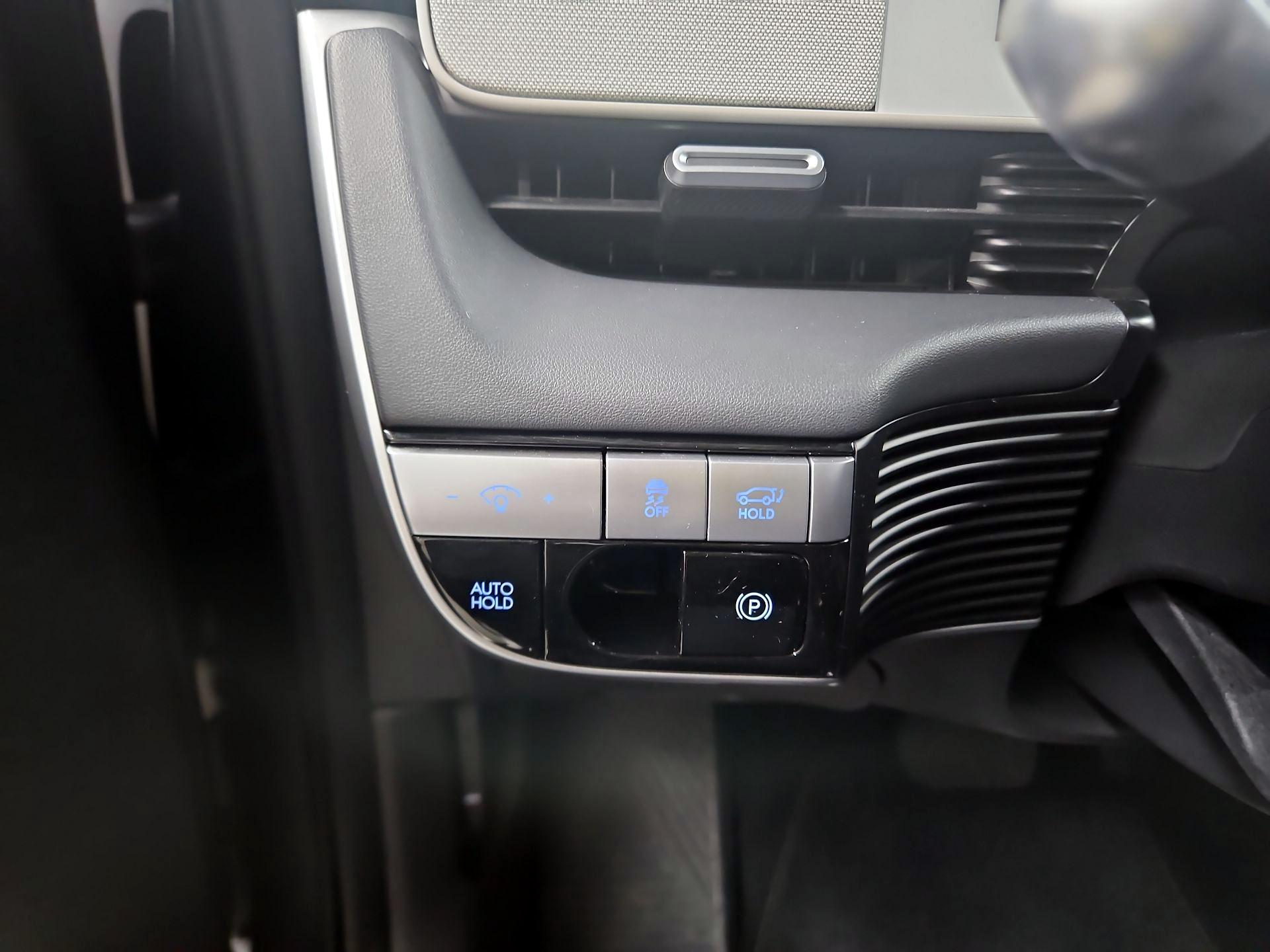 Thumbnail: 2023 Hyundai Ioniq 5 - 13