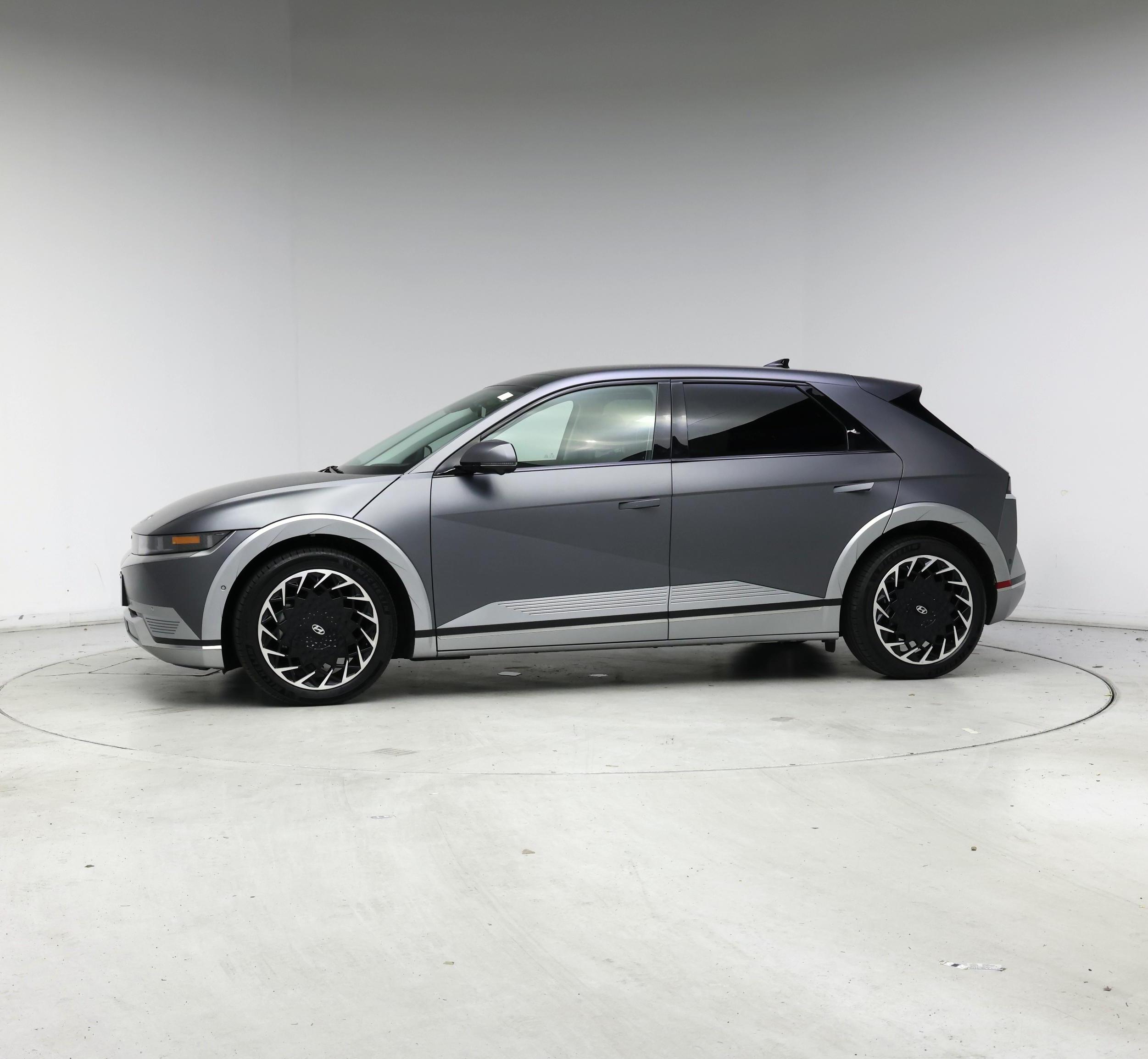 Thumbnail: 2023 Hyundai Ioniq 5 - 3