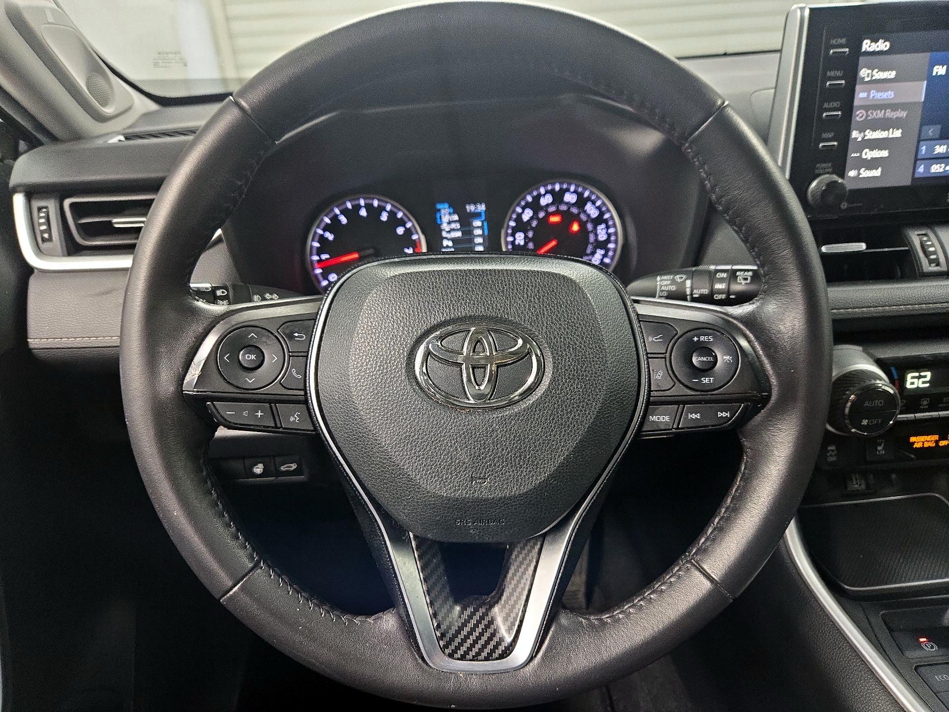 Thumbnail: 2020 Toyota RAV4 - 10