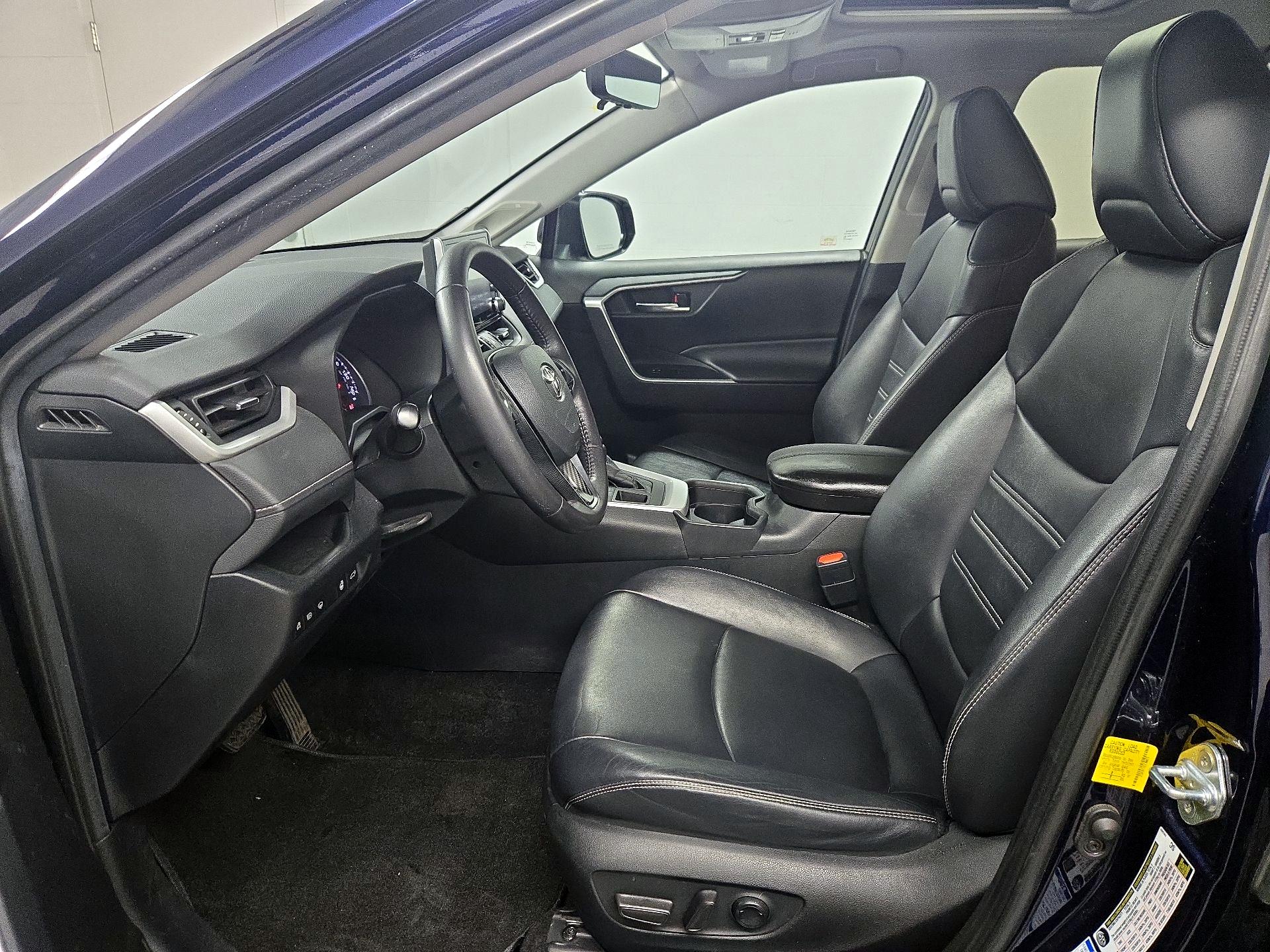 Thumbnail: 2020 Toyota RAV4 - 11