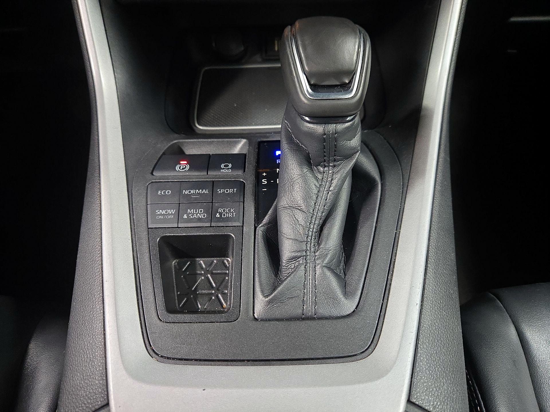 Thumbnail: 2020 Toyota RAV4 - 17