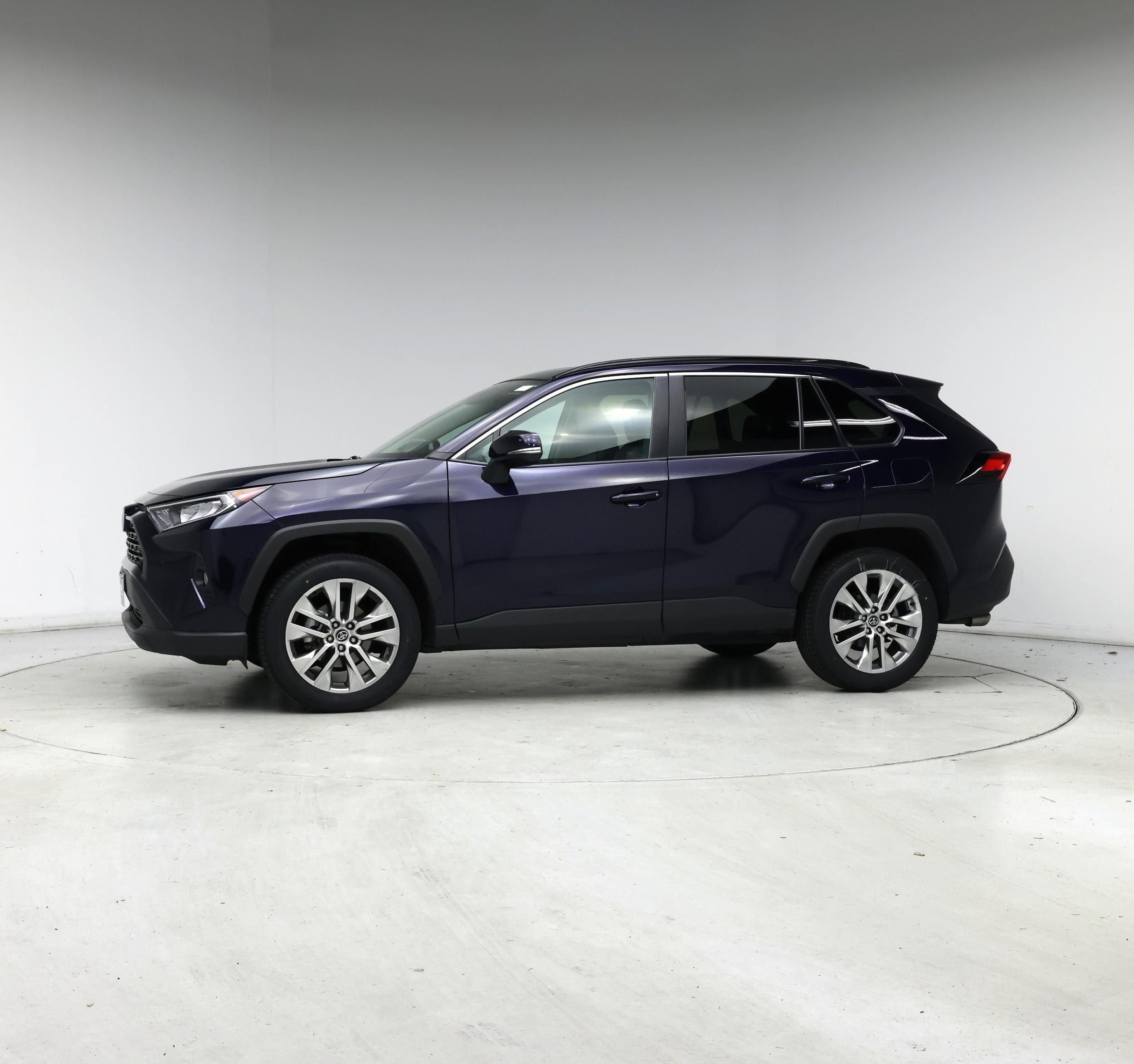 Thumbnail: 2020 Toyota RAV4 - 3