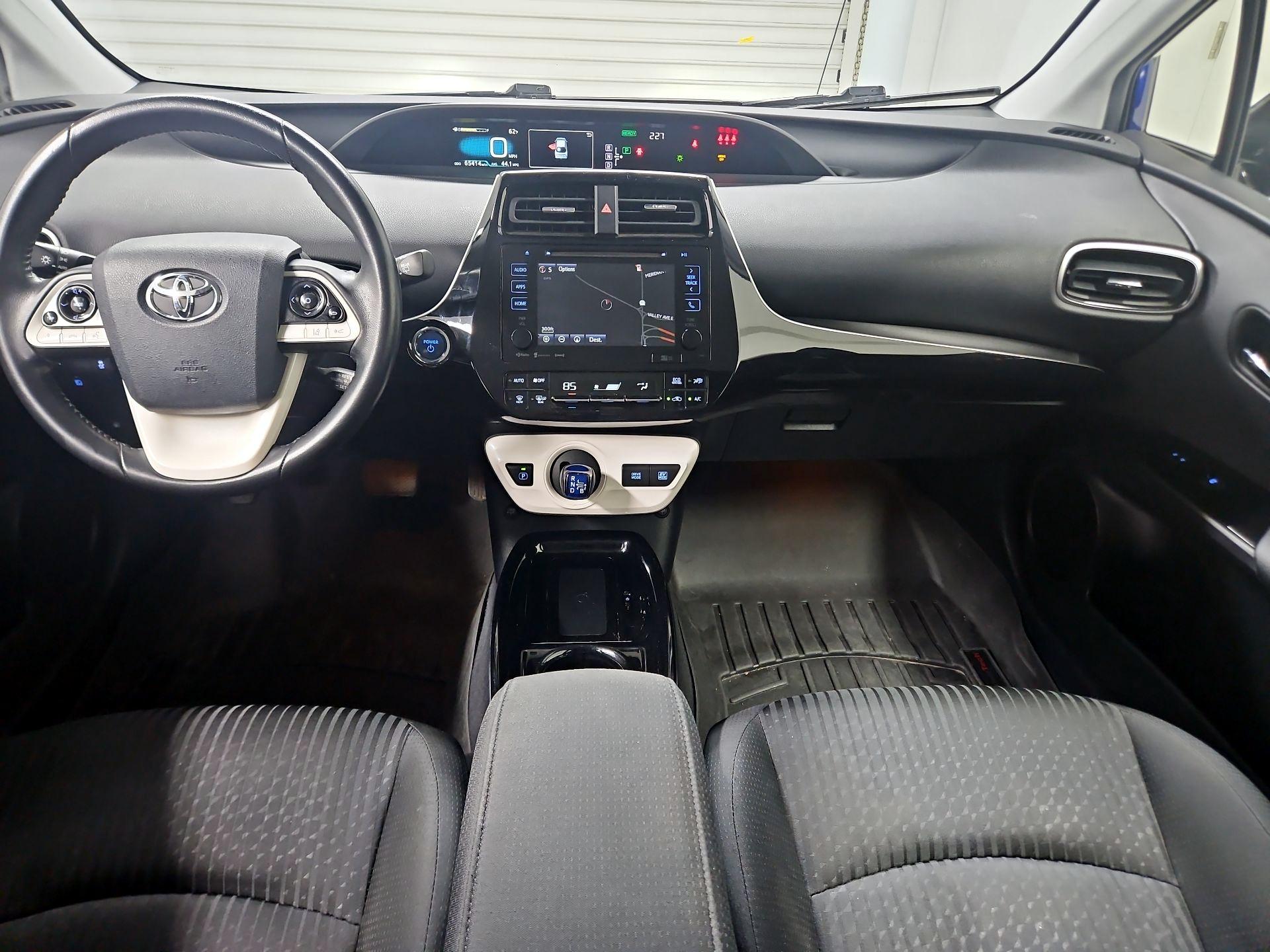 Thumbnail: 2017 Toyota Prius - 9