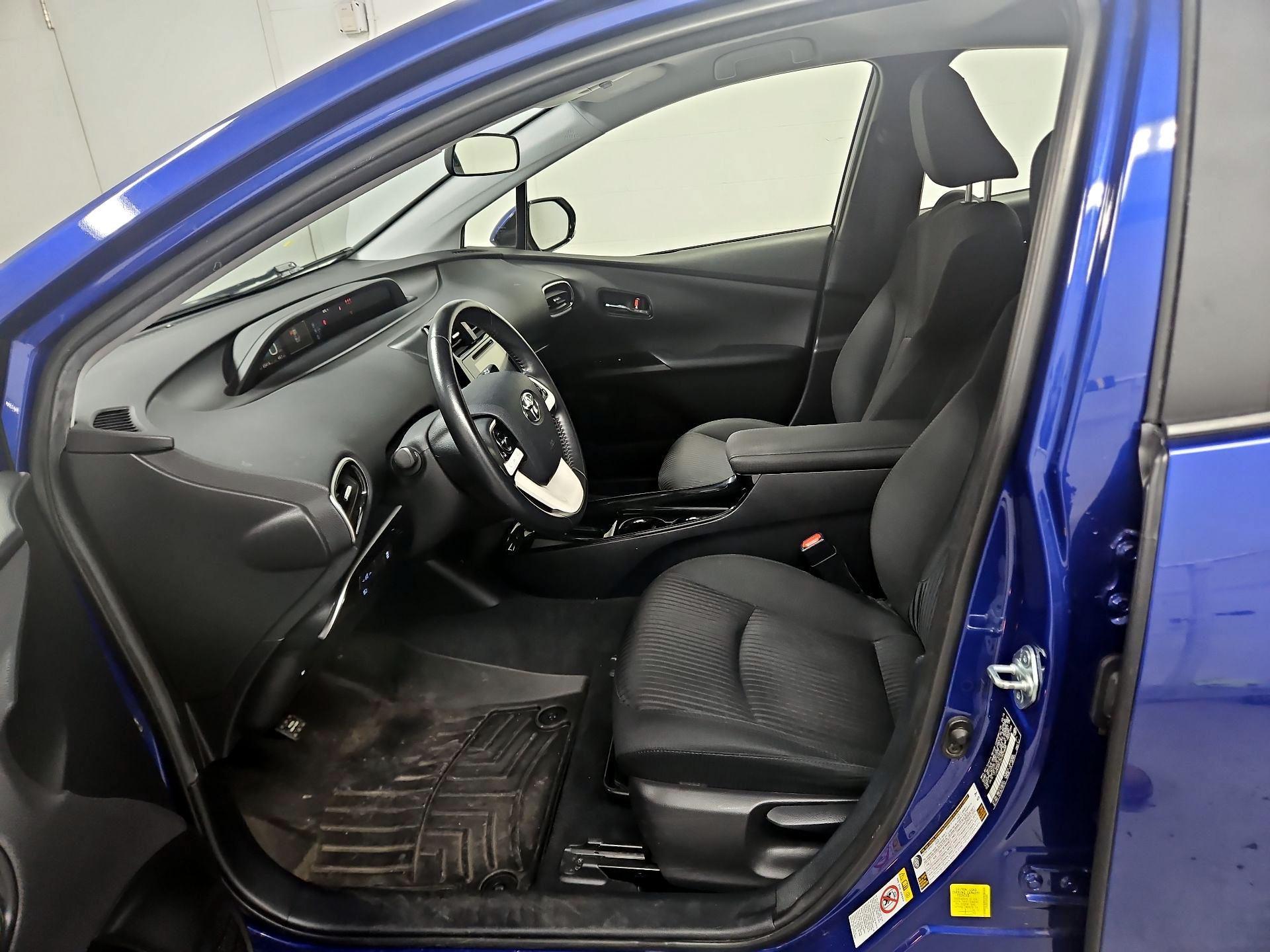 Thumbnail: 2017 Toyota Prius - 11