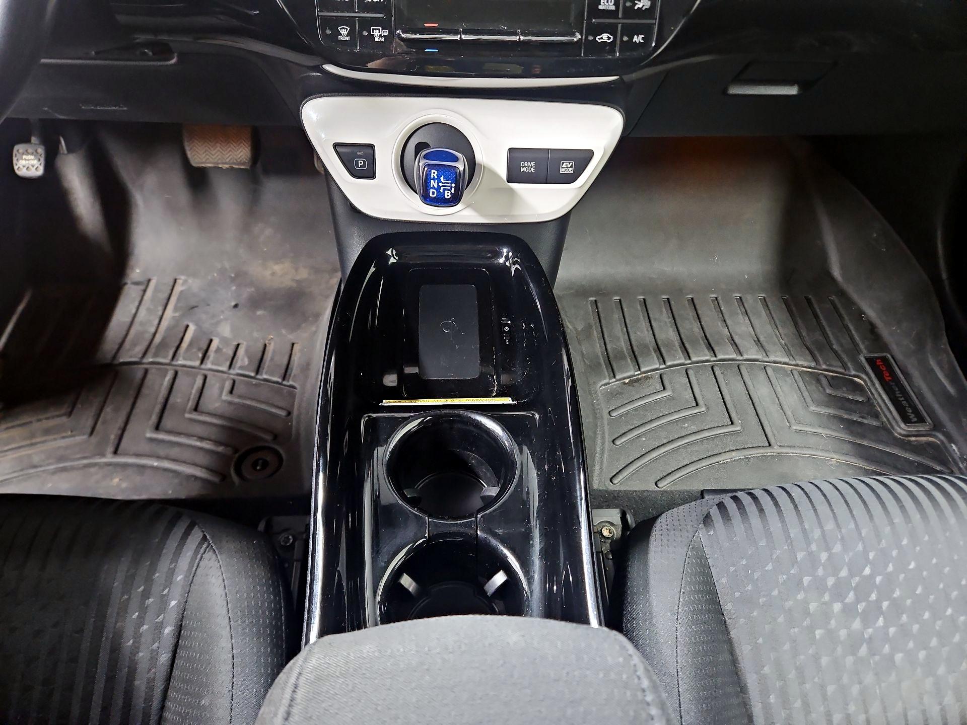 Thumbnail: 2017 Toyota Prius - 18