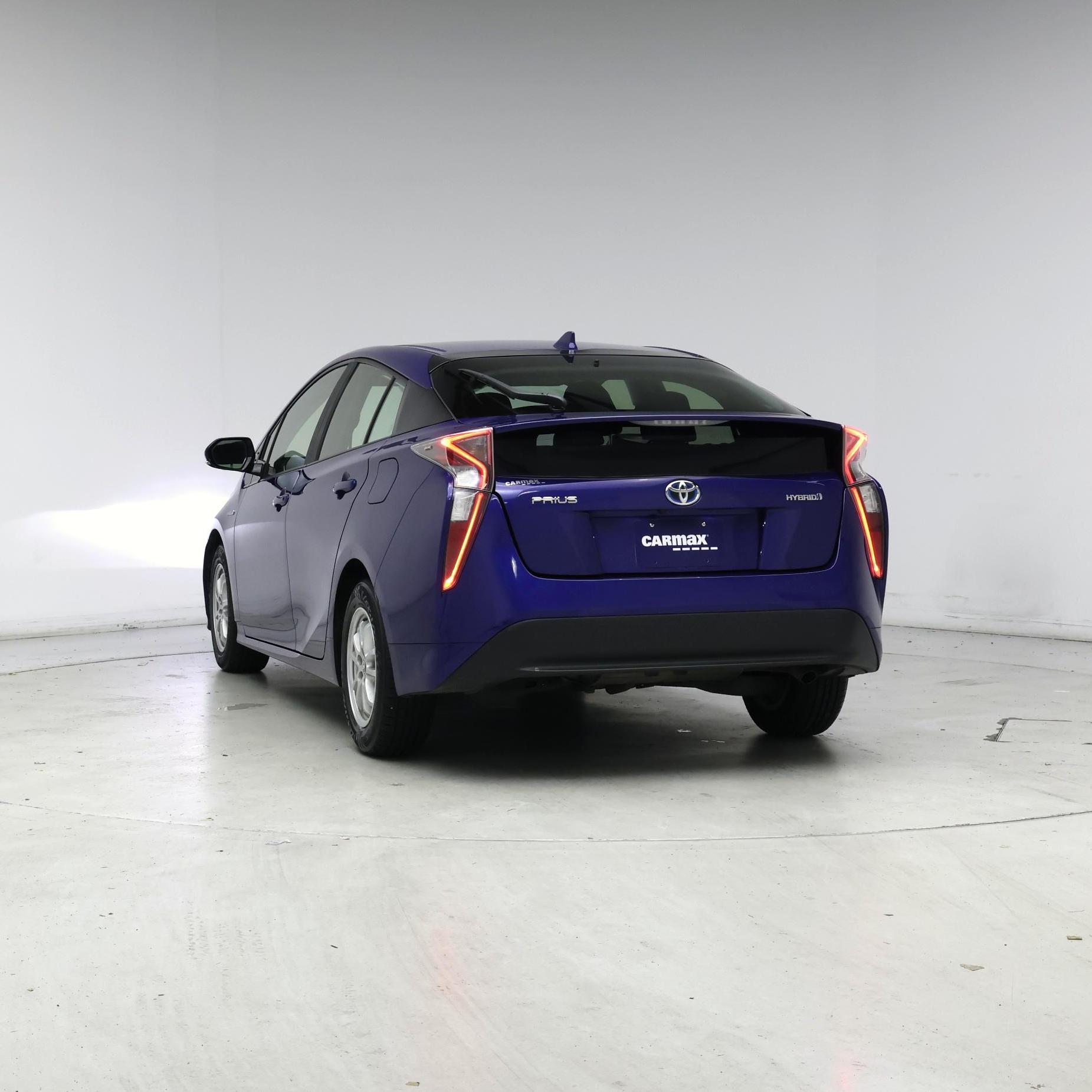 Thumbnail: 2017 Toyota Prius - 6
