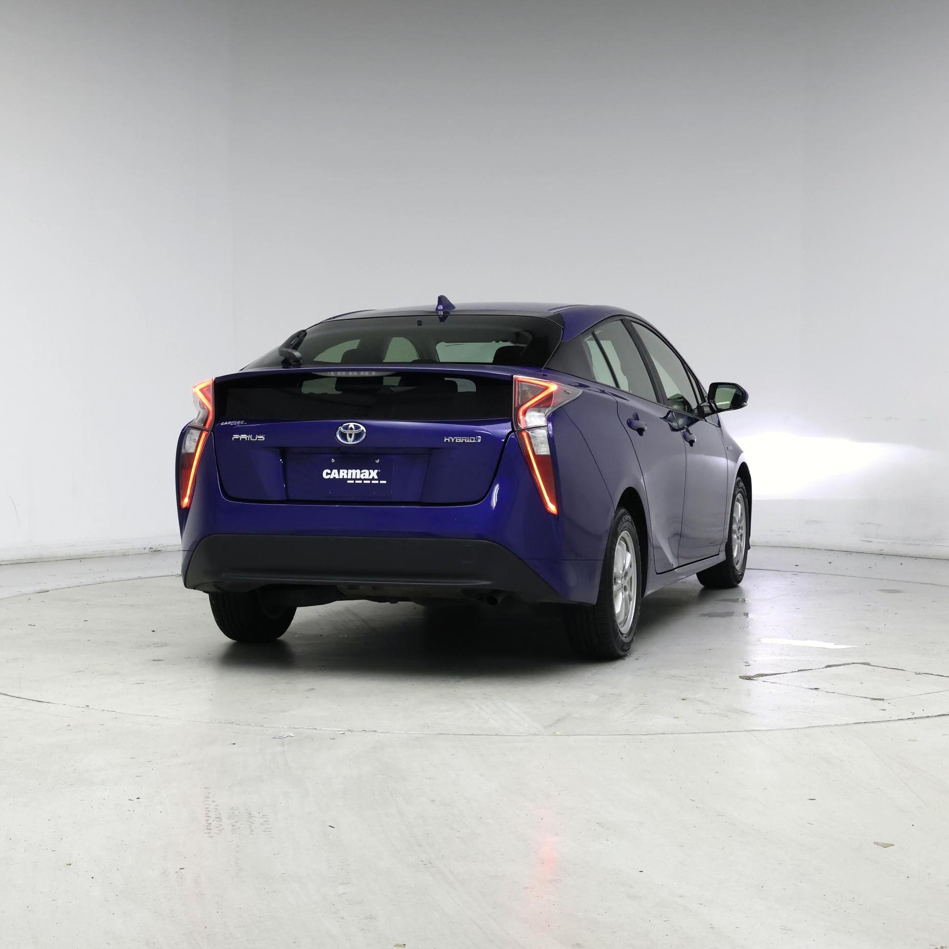 Thumbnail: 2017 Toyota Prius - 8