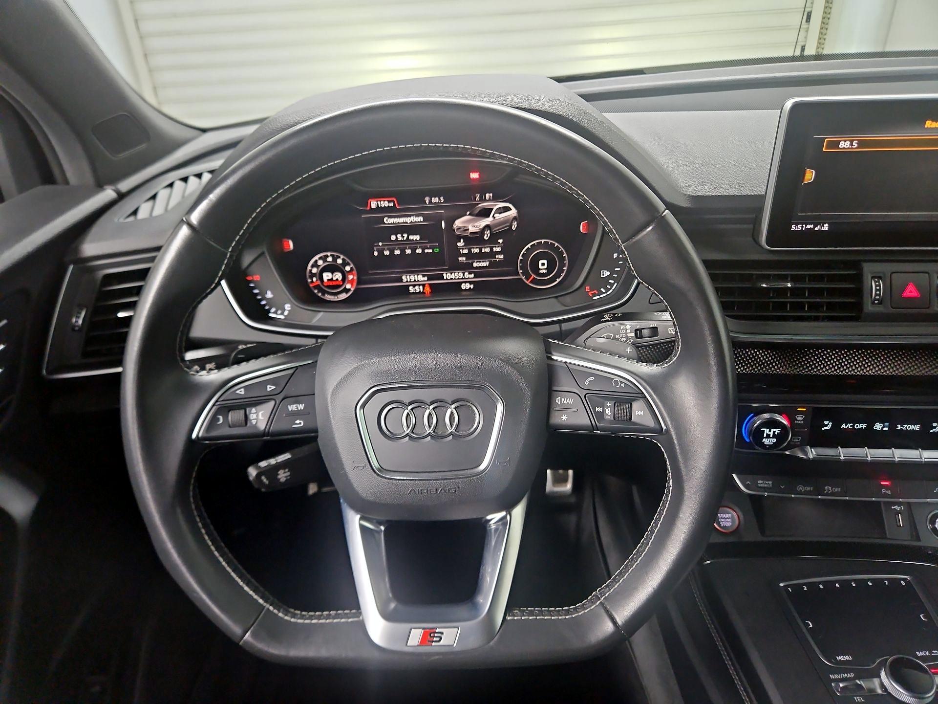 Thumbnail: 2020 Audi SQ5 - 10