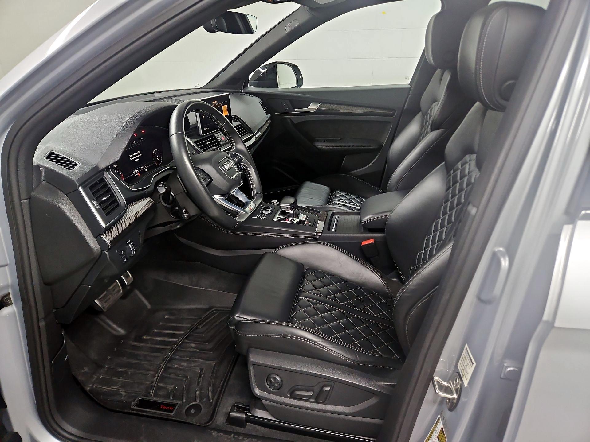 Thumbnail: 2020 Audi SQ5 - 11