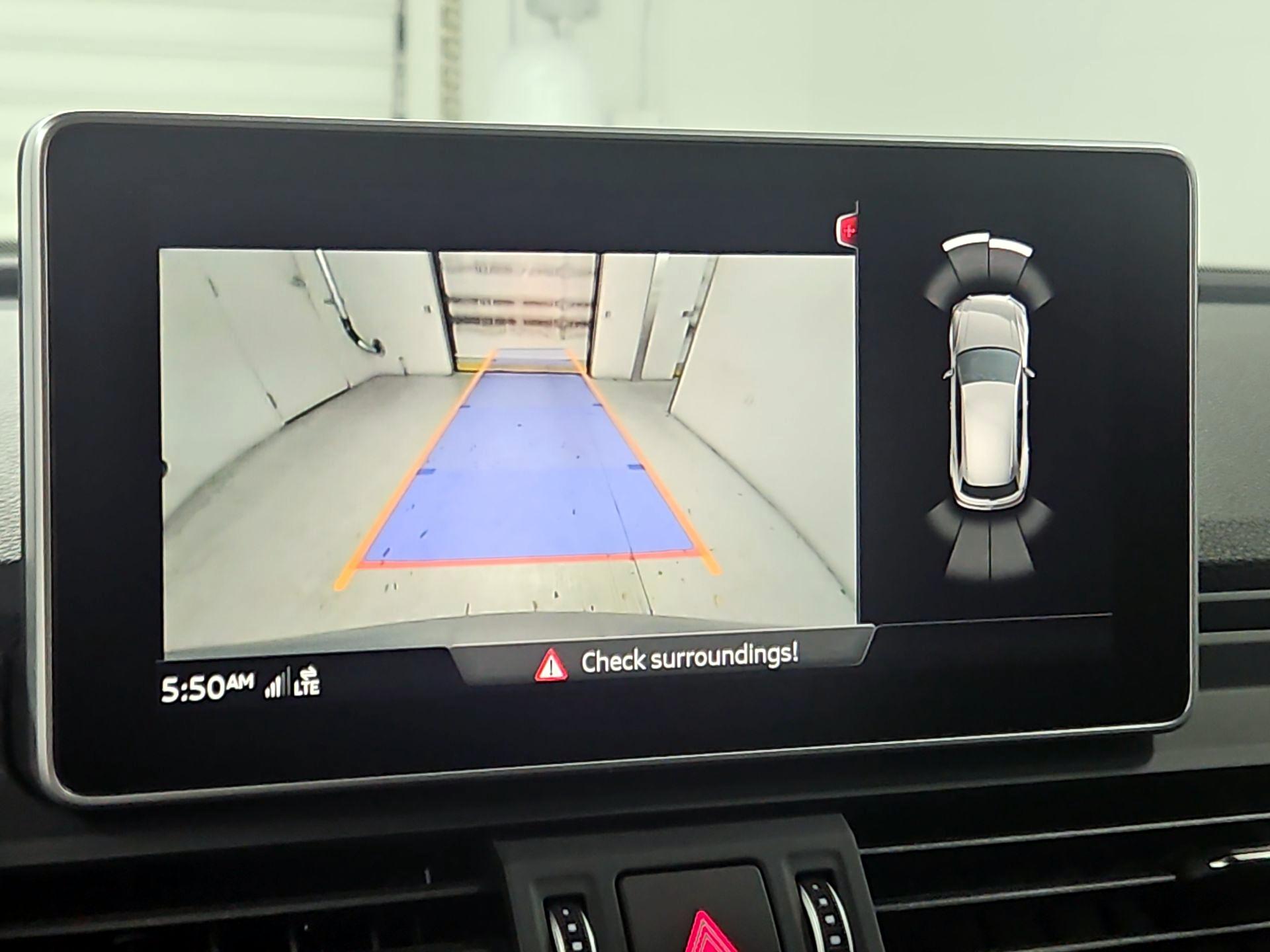 Thumbnail: 2020 Audi SQ5 - 15