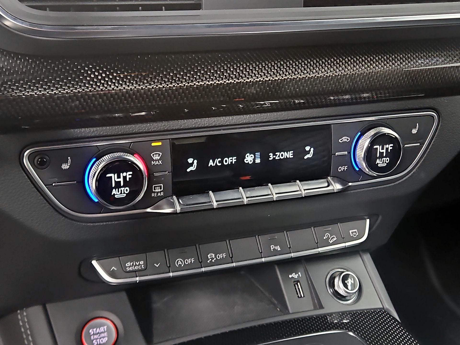 Thumbnail: 2020 Audi SQ5 - 17