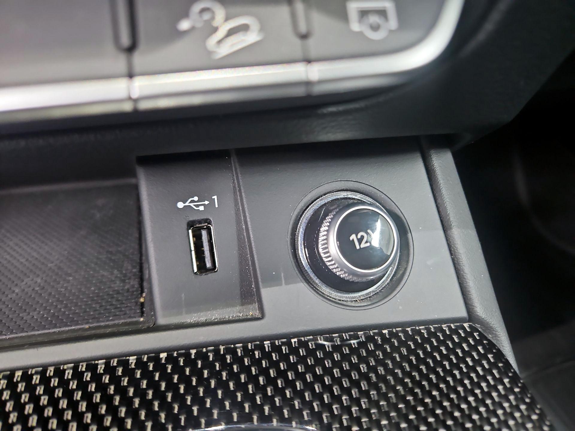 Thumbnail: 2020 Audi SQ5 - 19