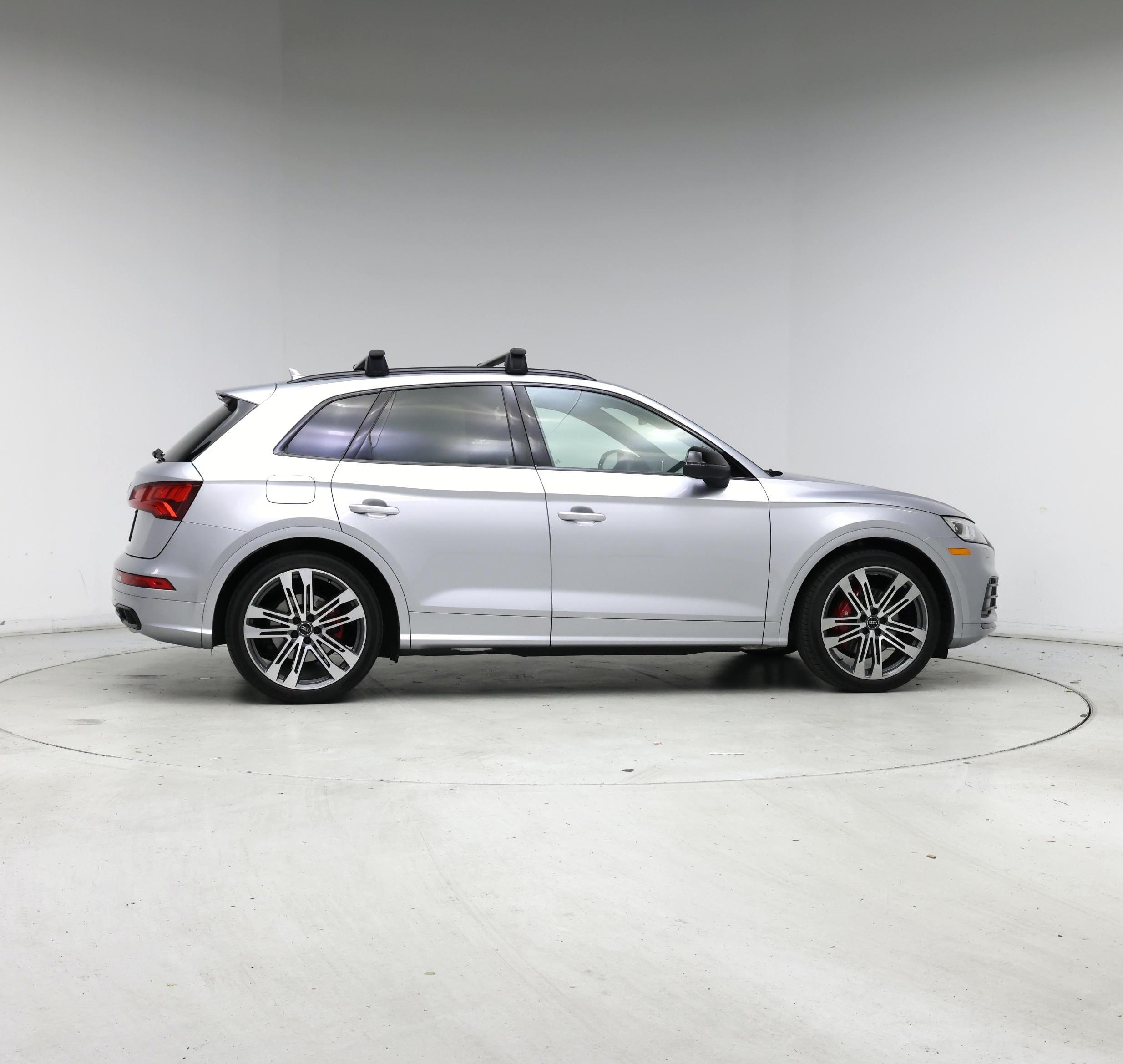 Thumbnail: 2020 Audi SQ5 - 7